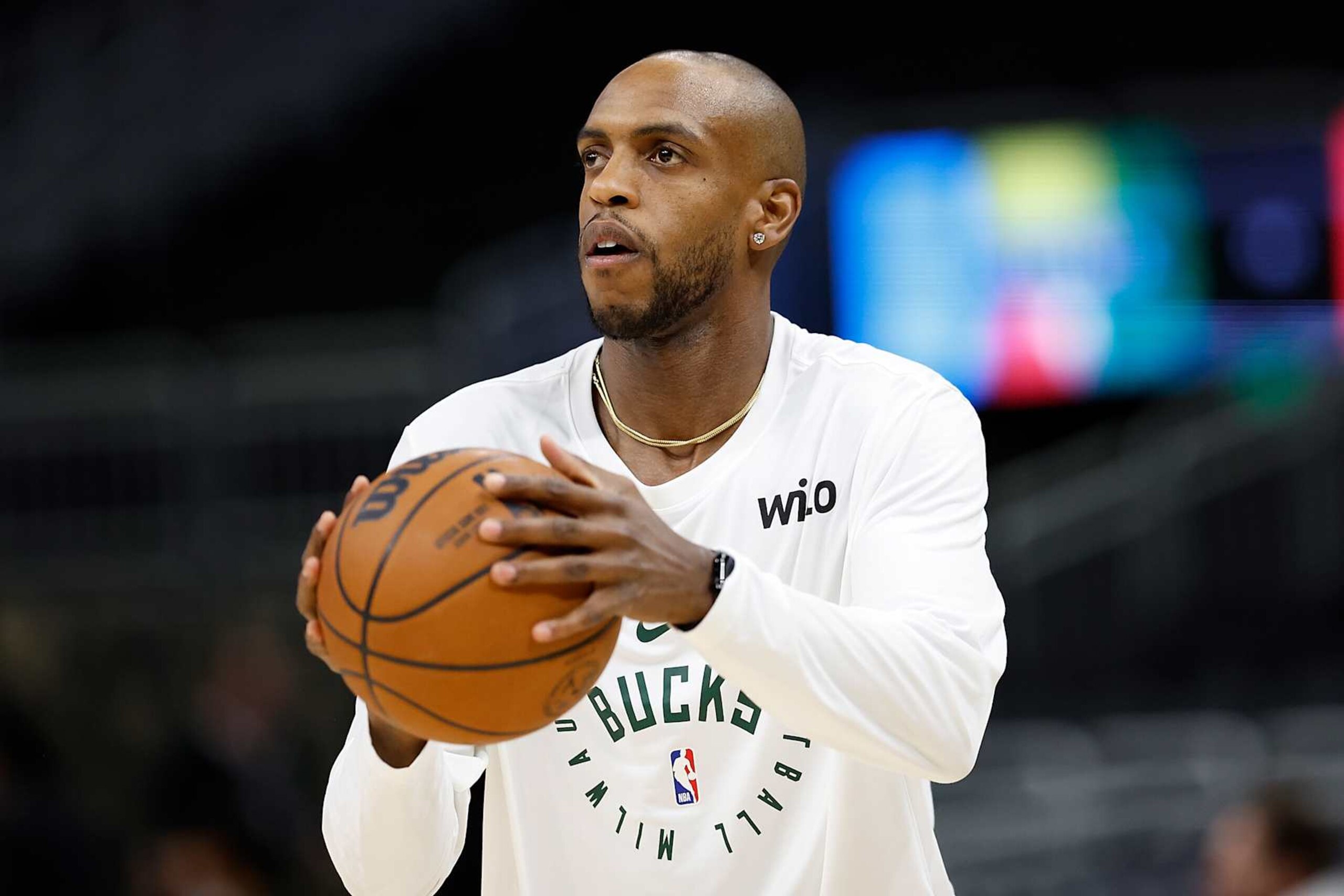 MILWAUKEE, WISCONSIN - JANUARY 04: Khris Middleton #22 of the Milwaukee Bucks warms up before game against the Portland Trail Blazers at Fiserv Forum on January 04, 2025 in Milwaukee, Wisconsin. NOTE TO USER: User expressly acknowledges and agrees that, by downloading and or using this photograph, User is consenting to the terms and conditions of the Getty Images License Agreement. (Photo by John Fisher/Getty Images) MILWAUKEE, WISCONSIN - JANUARY 04: Khris Middleton #22 of the Milwaukee Bucks warms up before game against the Portland Trail Blazers at Fiserv Forum on January 04, 2025 in Milwaukee, Wisconsin. NOTE TO USER: User expressly acknowledges and agrees that, by downloading and or using this photograph, User is consenting to the terms and conditions of the Getty Images License Agreement. (Photo by John Fisher/Getty Images)