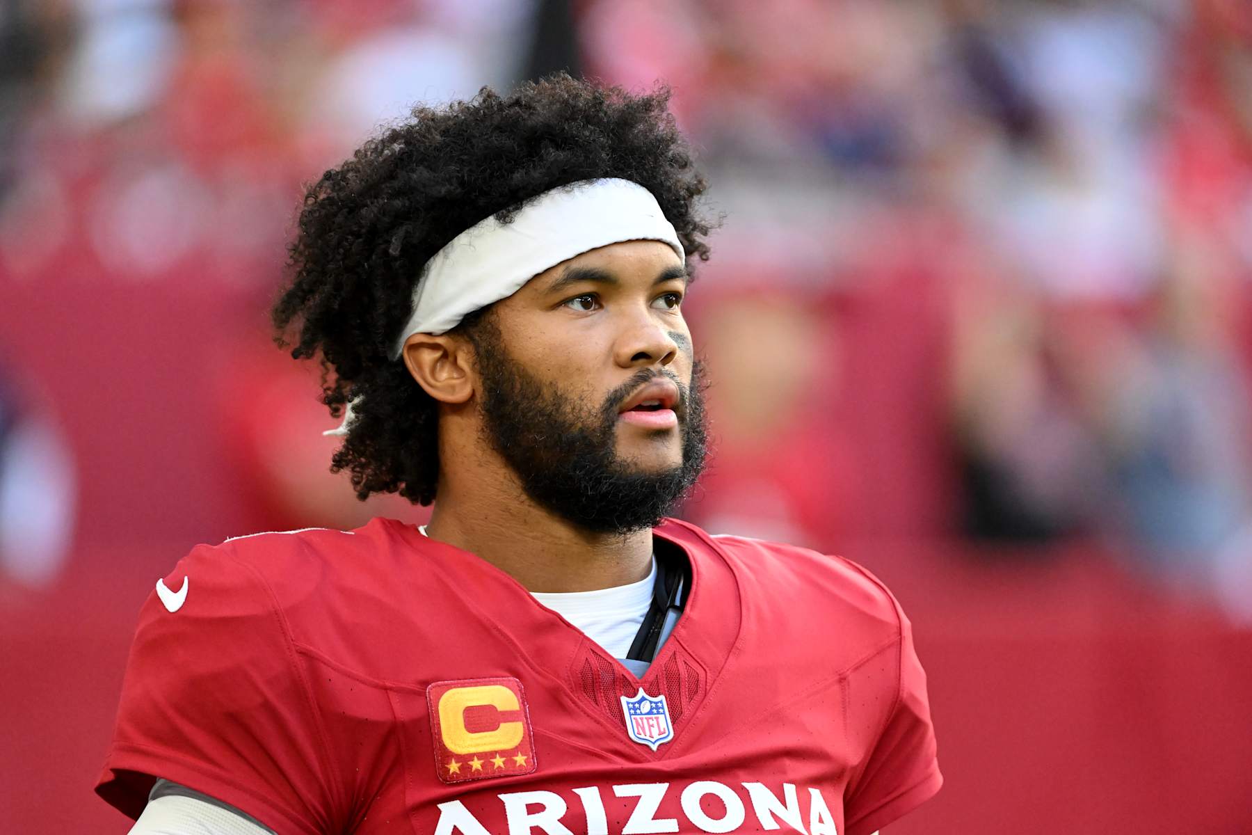GLENDALE, ARIZONA - JANUARY 05: Kyler Murray #1 of the Arizona Cardinals prepares for a game against the San Francisco 49ers at State Farm Stadium on January 05, 2025 in Glendale, Arizona. (Photo by Norm Hall/Getty Images)