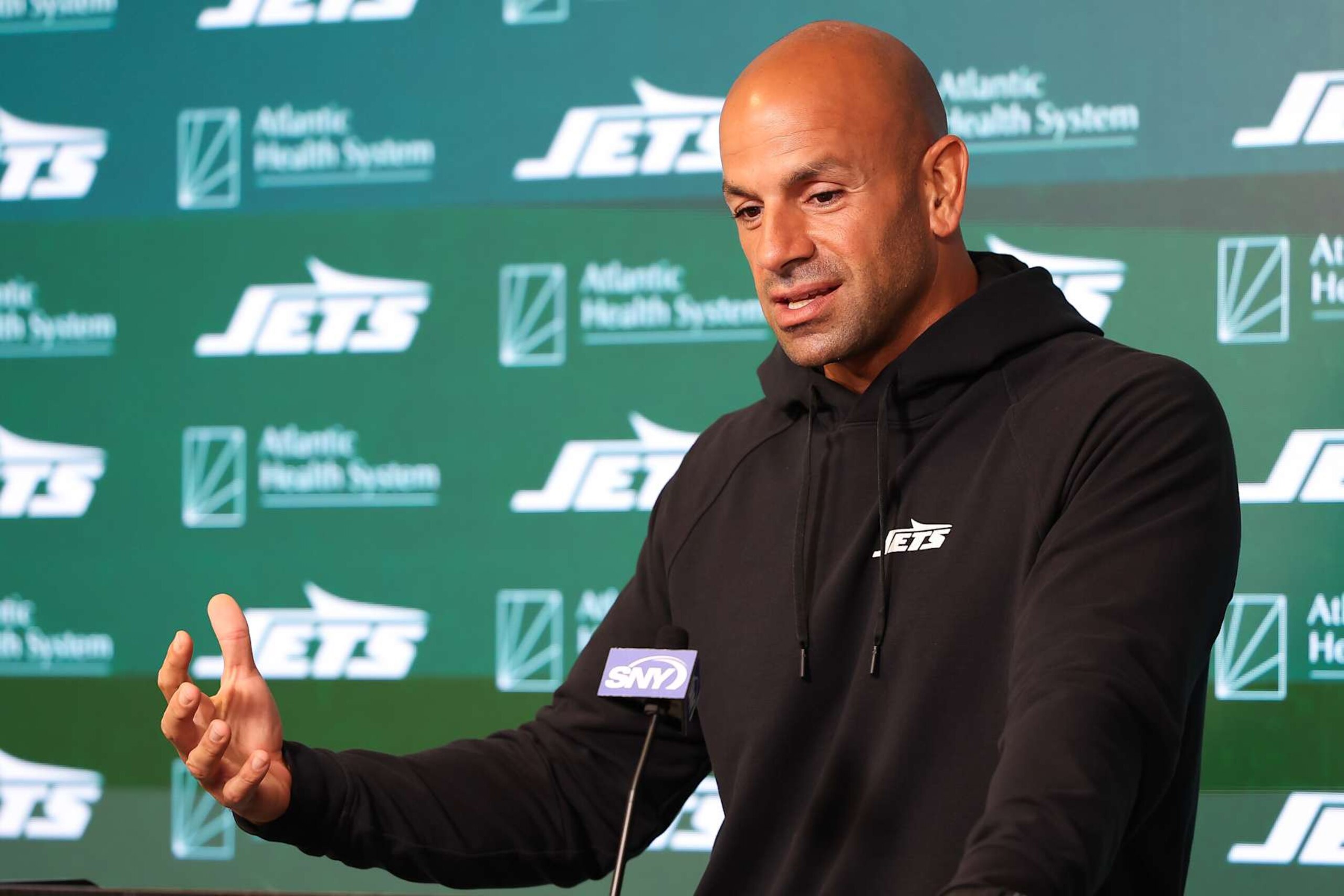FLORHAM PARK, NEW JERSEY - JUNE 04: Head Coach Robert Saleh of the New York Jets speaks to the media during New York Jets OTA Offseason Workouts at Atlantic Health Jets Training Center on June 04, 2024 in Florham Park, New Jersey. (Photo by Luke Hales/Getty Images) FLORHAM PARK, NEW JERSEY - JUNE 04: Head Coach Robert Saleh of the New York Jets speaks to the media during New York Jets OTA Offseason Workouts at Atlantic Health Jets Training Center on June 04, 2024 in Florham Park, New Jersey. (Photo by Luke Hales/Getty Images)