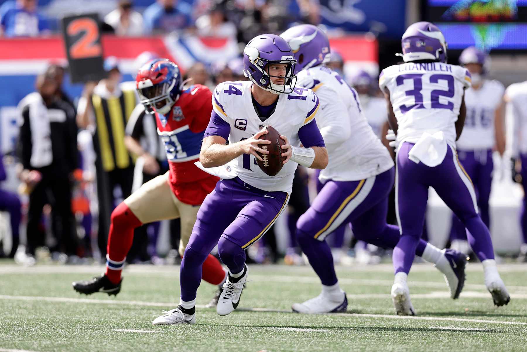 EAST RUTHERFORD, NEW JERSEY - SEPTEMBER 08: (NEW YORK DAILIES OUT)  Sam Darnold #14 of the Minnesota Vikings in action against the New York Giants at MetLife Stadium on September 08, 2024 in East Rutherford, New Jersey. The Vikings defeated the Giants 28-6.  (Photo by Jim McIsaac/Getty Images)