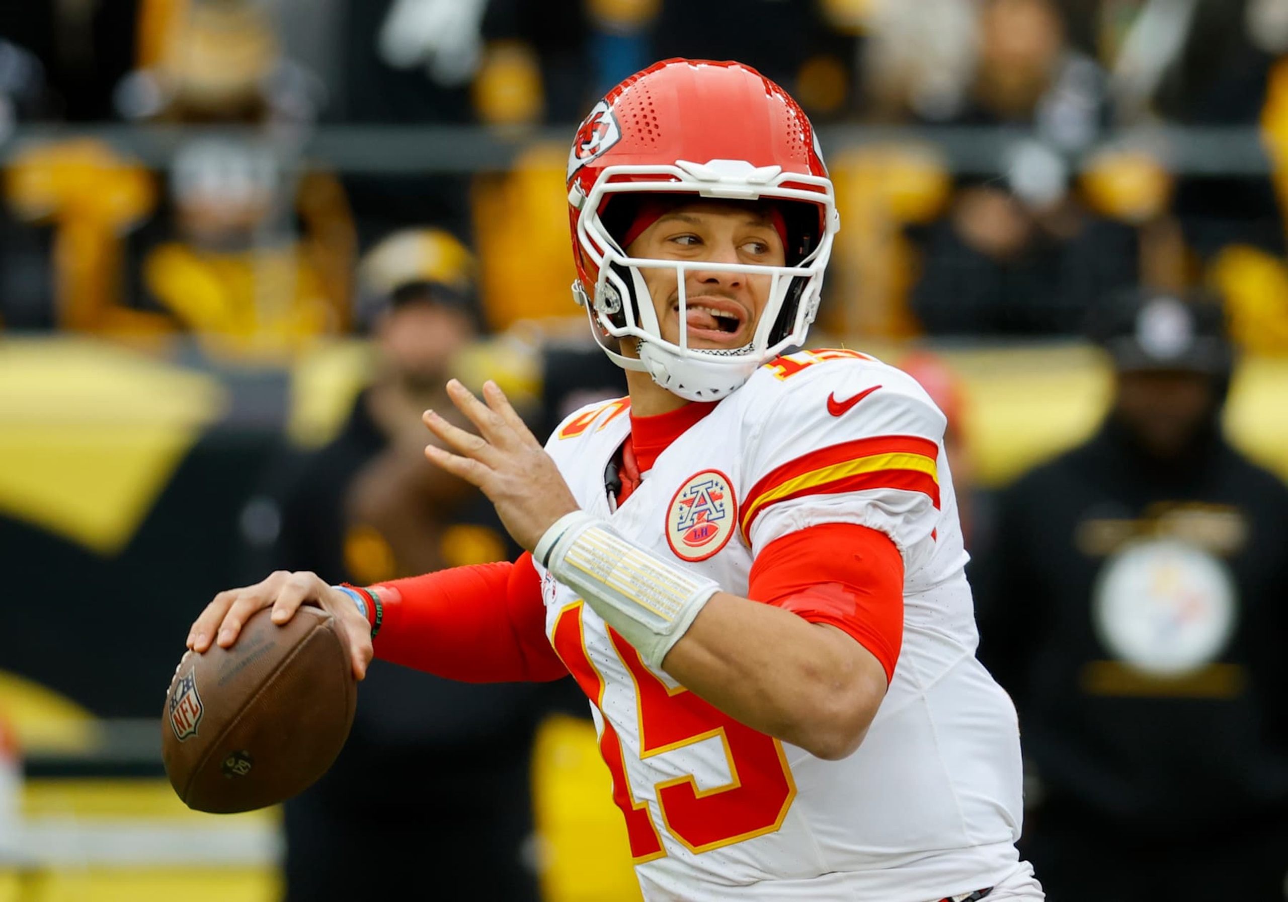 PITTSBURGH, PA - DECEMBER 25: Patrick Mahomes #15 of the Kansas City Chiefs in action against the Pittsburgh Steelers on December 25, 2024 at Acrisure Stadium in Pittsburgh, Pennsylvania. (Photo by Justin K. Aller/Getty Images) PITTSBURGH, PA - DECEMBER 25: Patrick Mahomes #15 of the Kansas City Chiefs in action against the Pittsburgh Steelers on December 25, 2024 at Acrisure Stadium in Pittsburgh, Pennsylvania. (Photo by Justin K. Aller/Getty Images)