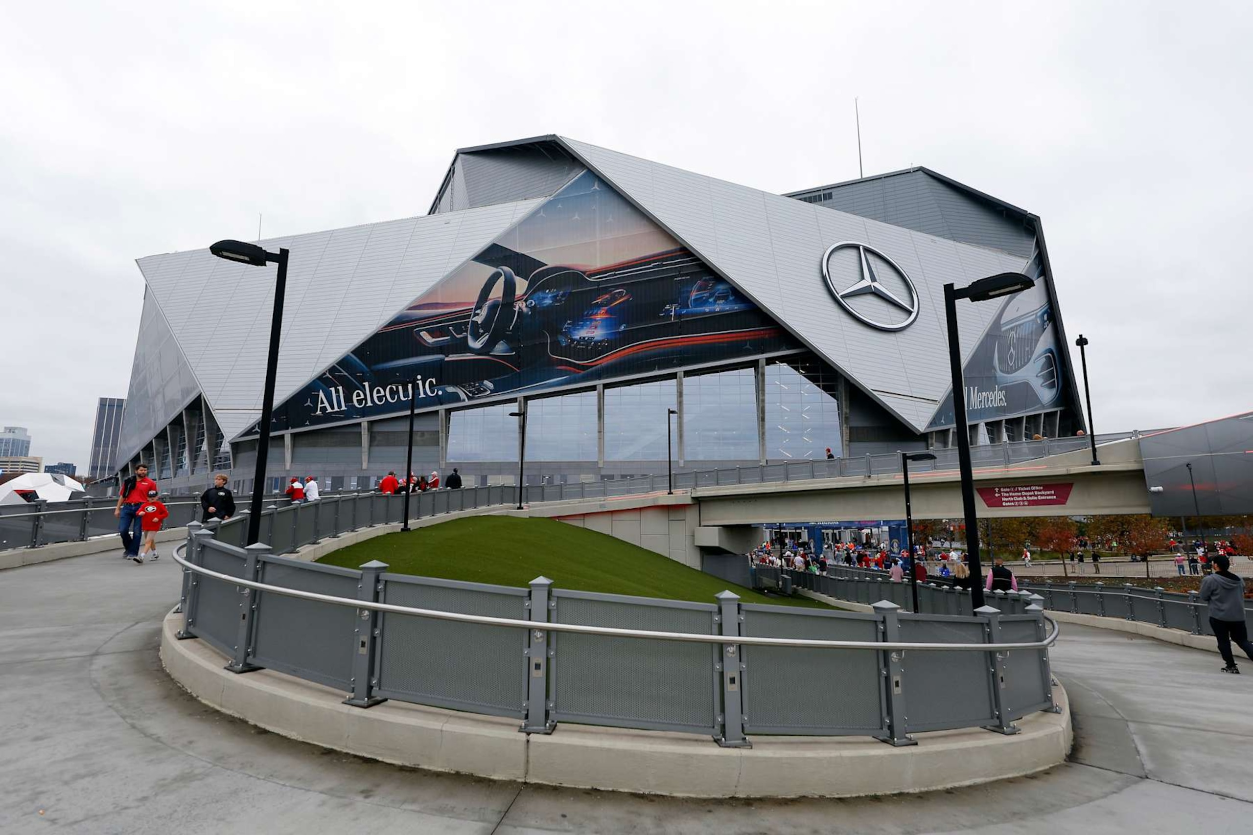 ATLANTA, GEORGIA - DECEMBER 02: A general view outside prior to the SEC Championship game between the Alabama Crimson Tide and the Georgia Bulldogs at Mercedes-Benz Stadium on December 02, 2023 in Atlanta, Georgia. (Photo by Todd Kirkland/Getty Images) ATLANTA, GEORGIA - DECEMBER 02: A general view outside prior to the SEC Championship game between the Alabama Crimson Tide and the Georgia Bulldogs at Mercedes-Benz Stadium on December 02, 2023 in Atlanta, Georgia. (Photo by Todd Kirkland/Getty Images)