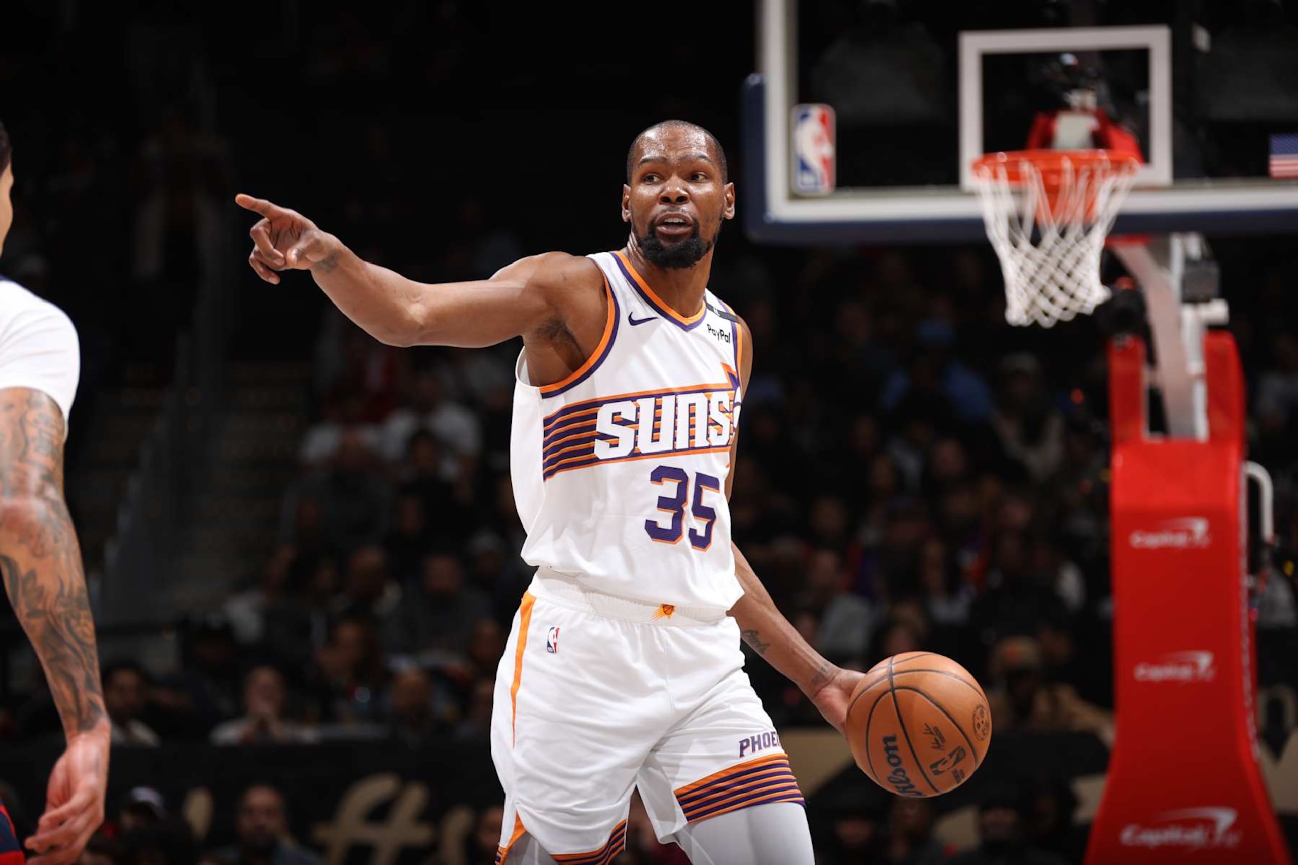 WASHINGTON, DC - JANUARY 16 : Kevin Durant #35 of the Phoenix Suns handles the ball during the game against the Washington Wizards on January 16, 2025 at Capital One Arena in Washington, DC. NOTE TO USER: User expressly acknowledges and agrees that, by downloading and or using this Photograph, user is consenting to the terms and conditions of the Getty Images License Agreement. Mandatory Copyright Notice: Copyright 2024 NBAE (Photo by Stephen Gosling/NBAE via Getty Images) WASHINGTON, DC - JANUARY 16 : Kevin Durant #35 of the Phoenix Suns handles the ball during the game against the Washington Wizards on January 16, 2025 at Capital One Arena in Washington, DC. NOTE TO USER: User expressly acknowledges and agrees that, by downloading and or using this Photograph, user is consenting to the terms and conditions of the Getty Images License Agreement. Mandatory Copyright Notice: Copyright 2024 NBAE (Photo by Stephen Gosling/NBAE via Getty Images)