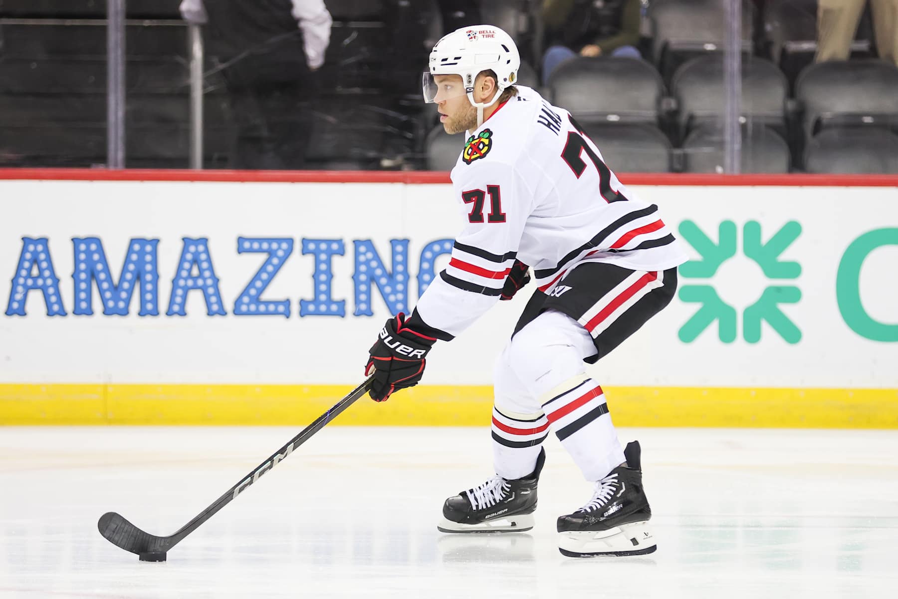 NEWARK, NJ - DECEMBER 14: Chicago Blackhawks left wing Taylor Hall (71) warms up before a NHL game between the Chicago Blackhawks and New Jersey Devils at Prudential Center on December 14, 2024 in Newark, New Jersey. (Photo by Andrew Mordzynski/Icon Sportswire via Getty Images)