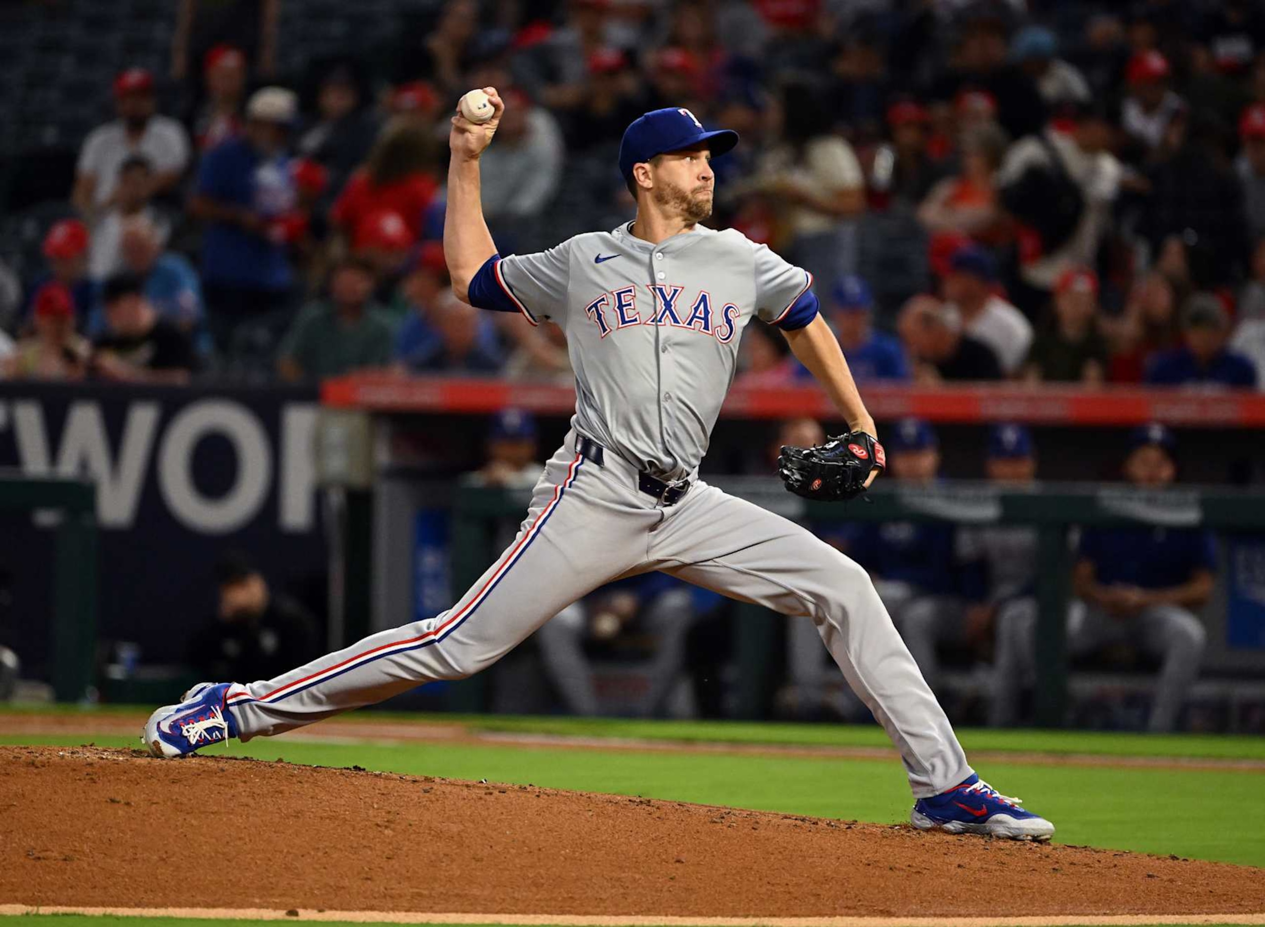 ANAHEIM, CA - SEPTEMBER 27: Texas Rangers pitcher Jacob deGrom (48) pitching during an MLB baseball game against the Los Angeles Angels played on September 27, 2024 at Angel Stadium in Anaheim, CA. (Photo by John Cordes/Icon Sportswire via Getty Images) ANAHEIM, CA - SEPTEMBER 27: Texas Rangers pitcher Jacob deGrom (48) pitching during an MLB baseball game against the Los Angeles Angels played on September 27, 2024 at Angel Stadium in Anaheim, CA. (Photo by John Cordes/Icon Sportswire via Getty Images)