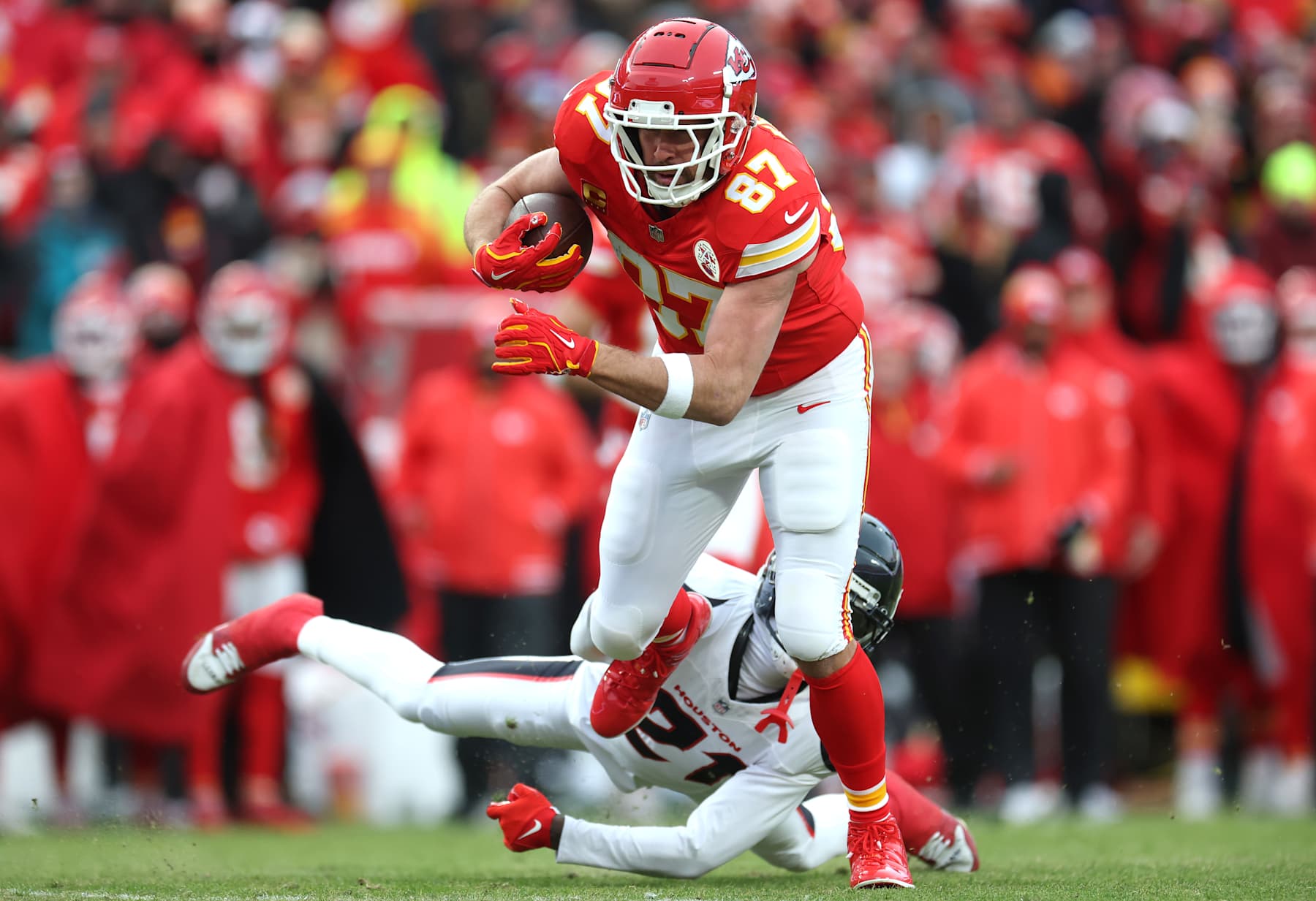 Patrick Mahomes: Travis Kelce 'Showed the World Where He's at' in Chiefs  Playoff Win