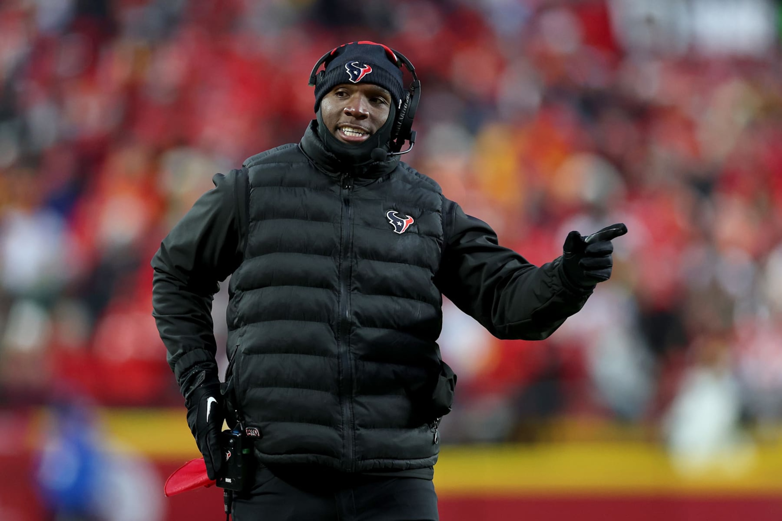 KANSAS CITY, MISSOURI - JANUARY 18: Head coach DeMeco Ryans of the Houston Texans looks on against the Kansas City Chiefs during the third quarter in the AFC Divisional Playoff at GEHA Field at Arrowhead Stadium on January 18, 2025 in Kansas City, Missouri. (Photo by Jamie Squire/Getty Images) KANSAS CITY, MISSOURI - JANUARY 18: Head coach DeMeco Ryans of the Houston Texans looks on against the Kansas City Chiefs during the third quarter in the AFC Divisional Playoff at GEHA Field at Arrowhead Stadium on January 18, 2025 in Kansas City, Missouri. (Photo by Jamie Squire/Getty Images)