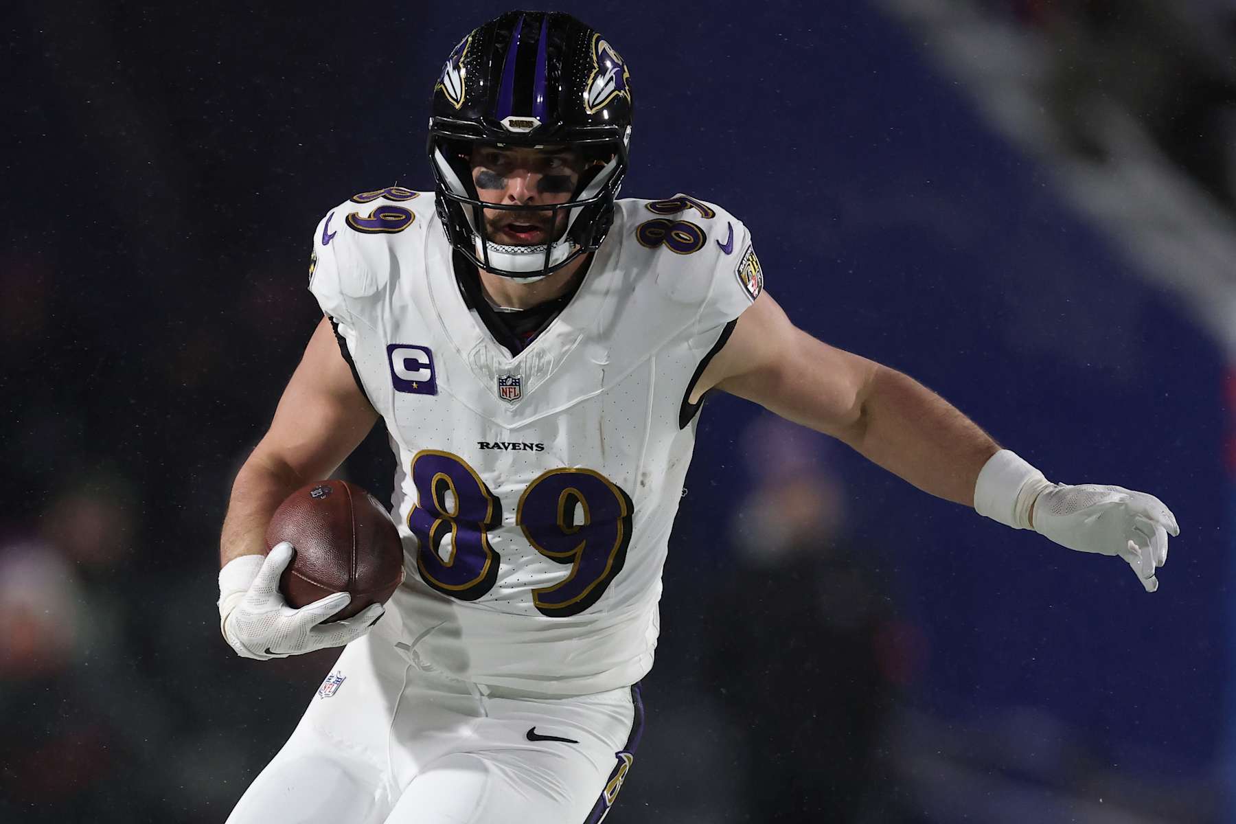 ORCHARD PARK, NEW YORK - JANUARY 19: Mark Andrews #89 of the Baltimore Ravens runs after a catch against the Buffalo Bills in the third quarter during the AFC Divisional Playoff at Highmark Stadium on January 19, 2025 in Orchard Park, New York.  (Photo by Al Bello/Getty Images)