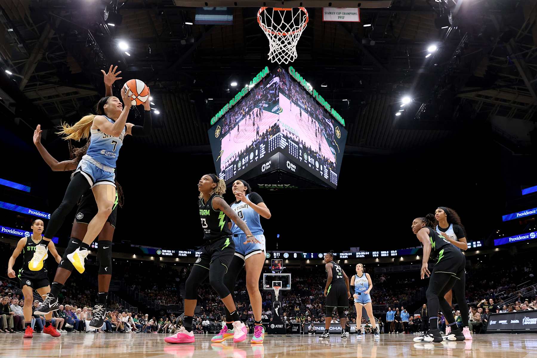 SEATTLE, WASHINGTON - JULY 05: Chennedy Carter #7 of the Chicago Sky shoots against the Seattle Storm at Climate Pledge Arena on July 05, 2024 in Seattle, Washington. NOTE TO USER: User expressly acknowledges and agrees that, by downloading and or using this photograph, User is consenting to the terms and conditions of the Getty Images License Agreement. (Photo by Steph Chambers/Getty Images)