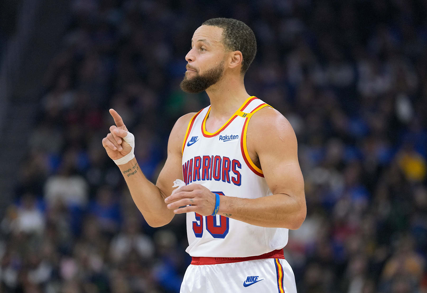 SAN FRANCISCO, CALIFORNIA - JANUARY 18: Stephen Curry #30 of the Golden State Warriors looks on against the Washington Wizards during the first half of an NBA basketball game at Chase Center on January 18, 2025 in San Francisco, California. NOTE TO USER: User expressly acknowledges and agrees that, by downloading and or using this photograph, User is consenting to the terms and conditions of the Getty Images License Agreement. (Photo by Thearon W. Henderson/Getty Images)