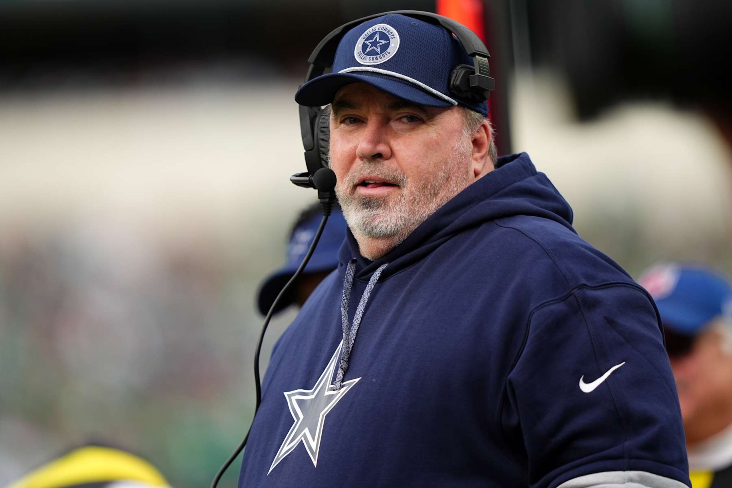 PHILADELPHIA, PA - DECEMBER 29: Dallas Cowboys head coach Mike McCarthy looks on in the first half during the game between the Dallas Cowboys and Philadelphia Eagles on December 29, 2024 at Lincoln Financial Field in Philadelphia, PA. (Photo by Kyle Ross/Icon Sportswire via Getty Images) PHILADELPHIA, PA - DECEMBER 29: Dallas Cowboys head coach Mike McCarthy looks on in the first half during the game between the Dallas Cowboys and Philadelphia Eagles on December 29, 2024 at Lincoln Financial Field in Philadelphia, PA. (Photo by Kyle Ross/Icon Sportswire via Getty Images)