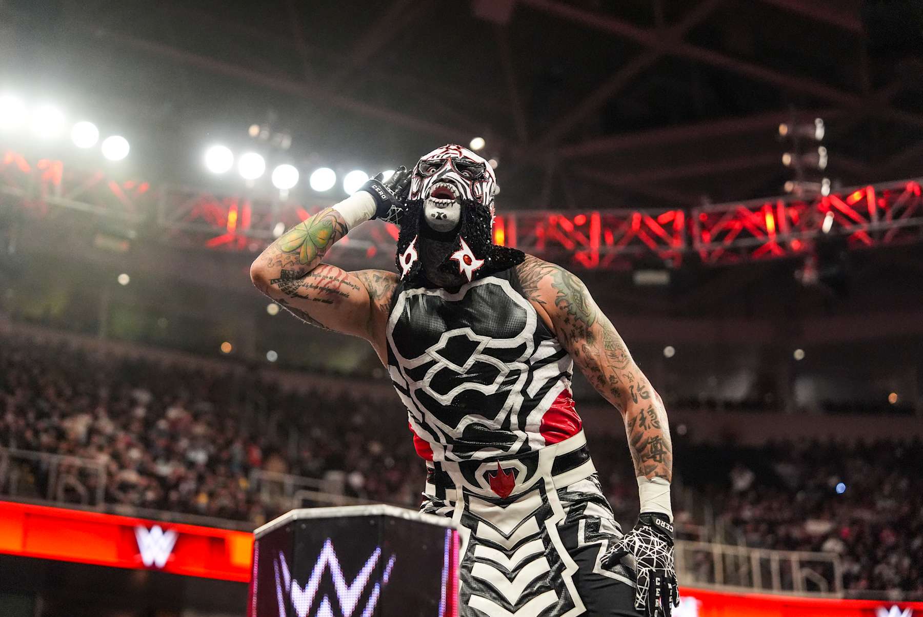 SAN JOSE, CALIFORNIA - JANUARY 13: Penta makes his WWE debut during Monday Night Raw at SAP Center on January 13, 2025 in San Jose, California. (Photo by WWE/Getty Images) SAN JOSE, CALIFORNIA - JANUARY 13: Penta makes his WWE debut during Monday Night Raw at SAP Center on January 13, 2025 in San Jose, California. (Photo by WWE/Getty Images)