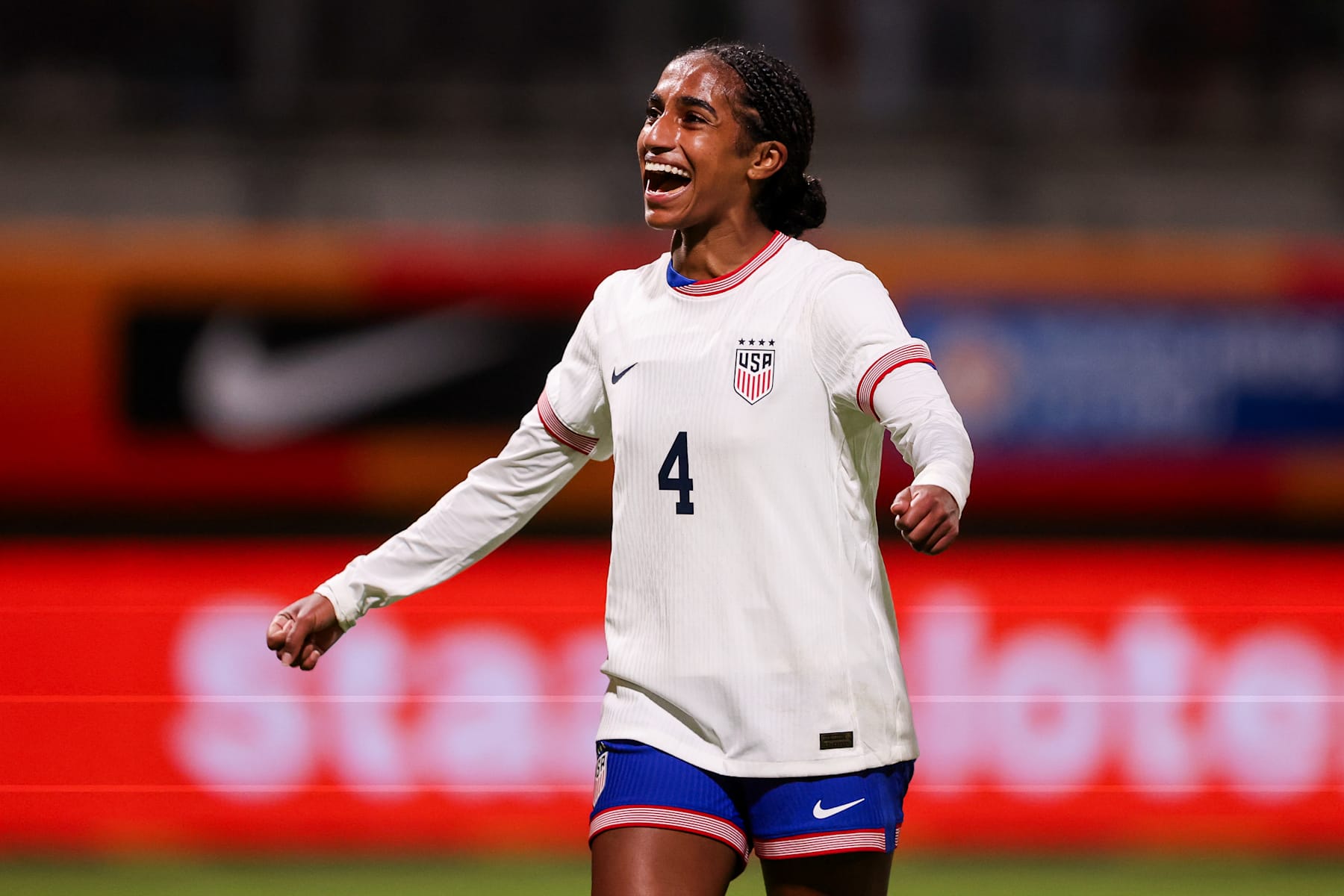DEN HAAG, NETHERLANDS - DECEMBER 3: Naomi Girma of USA  celebrating the win of the match during the International Women's Friendly match between Netherlands and USA at Bingoal Stadion on December 3, 2024 in Den Haag, Netherlands. (Photo by Hans van der Valk/BSR Agency/Getty Images)