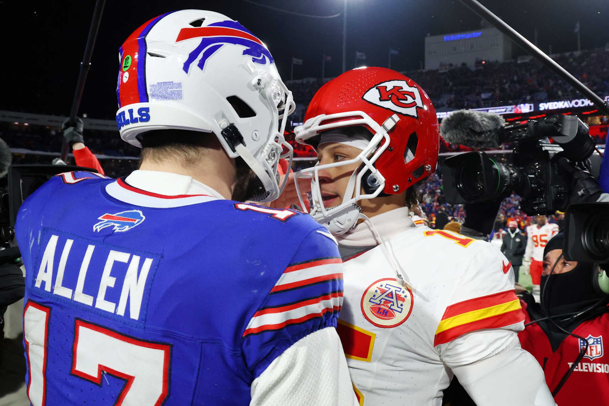 Bills QB Josh Allen (left) and Chiefs QB Patrick Mahomes (right) Bills QB Josh Allen (left) and Chiefs QB Patrick Mahomes (right)