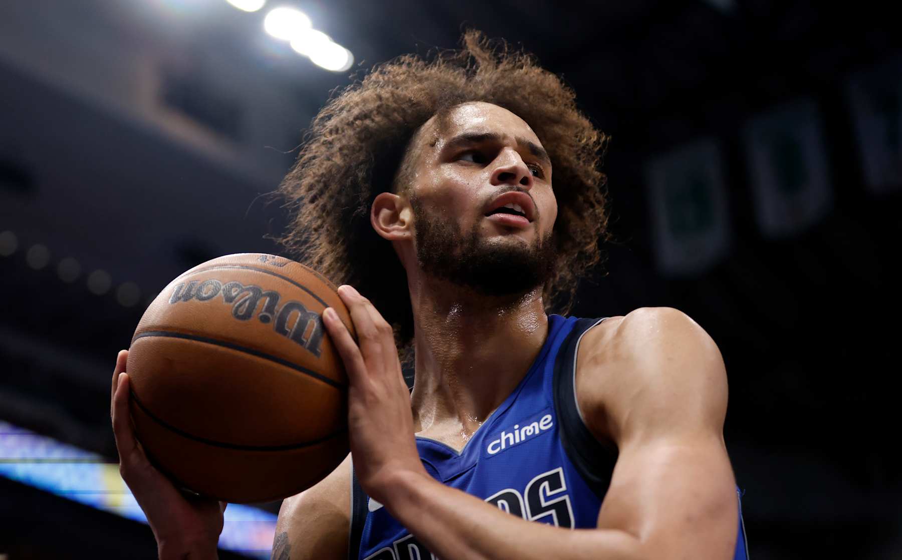 DALLAS, TX -DECEMBER 25 : Dereck Lively II #2 of the Dallas Mavericks handles the ball against the Minnesota Timberwolves in the second half at American Airlines Center on December 25, 2024 in Dallas, Texas. NOTE TO USER: User expressly acknowledges and agrees that, by downloading and or using this photograph, User is consenting to the terms and conditions of the Getty Images License Agreement. (Photo by Ron Jenkins/Getty Images)