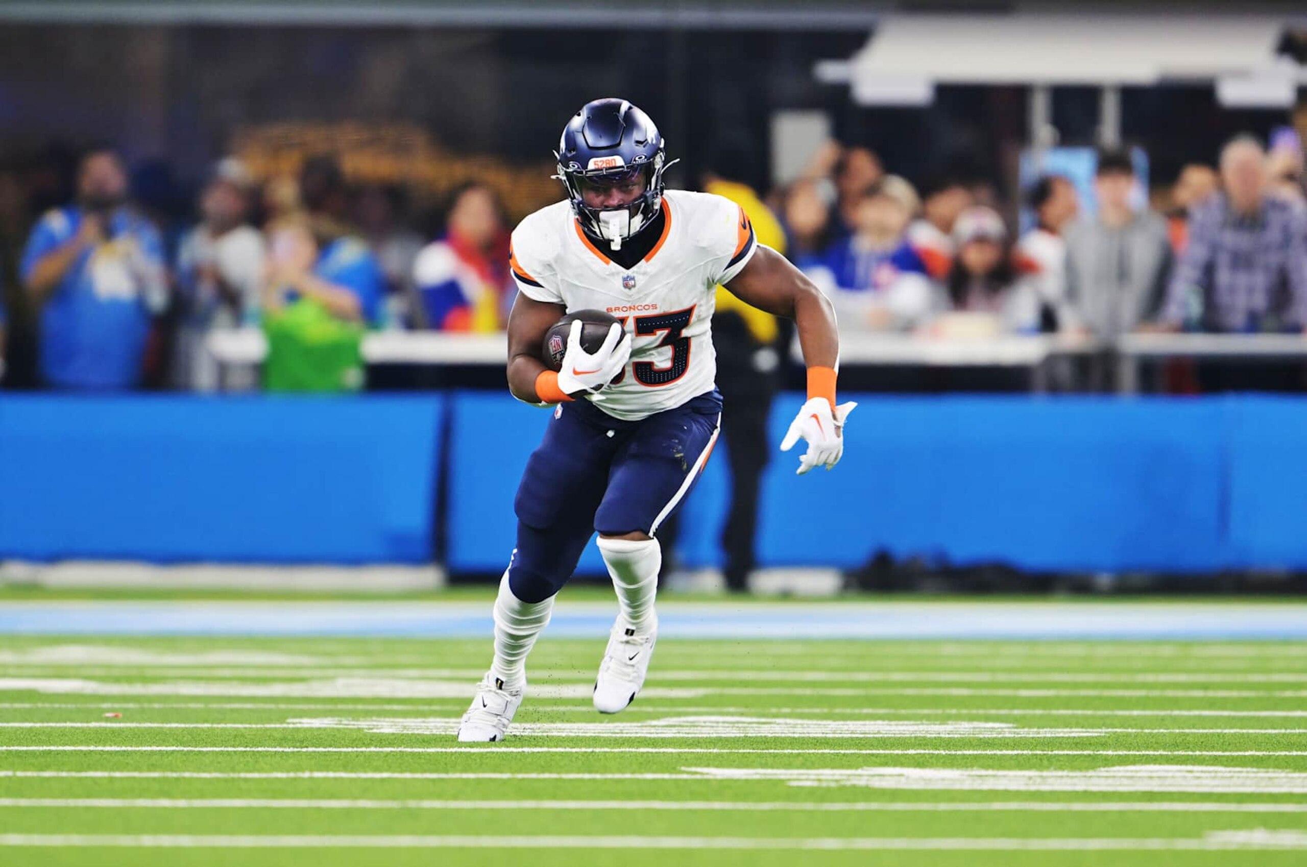 INGLEWOOD, CALIFORNIA - DECEMBER 19: Denver Broncos running back Javonte Williams (33) runs up field as the Denver Broncos play the Los Angeles Chargers at SoFi Stadium in Inglewood, California on December 19, 2024. (Photo by RJ Sangosti/MediaNews Group/The Denver Post via Getty Images) INGLEWOOD, CALIFORNIA - DECEMBER 19: Denver Broncos running back Javonte Williams (33) runs up field as the Denver Broncos play the Los Angeles Chargers at SoFi Stadium in Inglewood, California on December 19, 2024. (Photo by RJ Sangosti/MediaNews Group/The Denver Post via Getty Images)