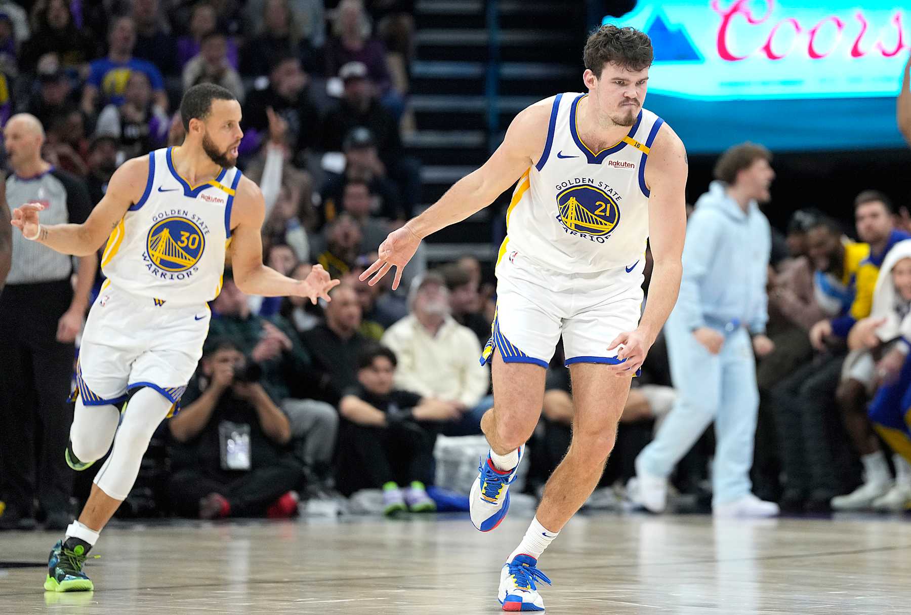 Stephen Curry and Quinten Post