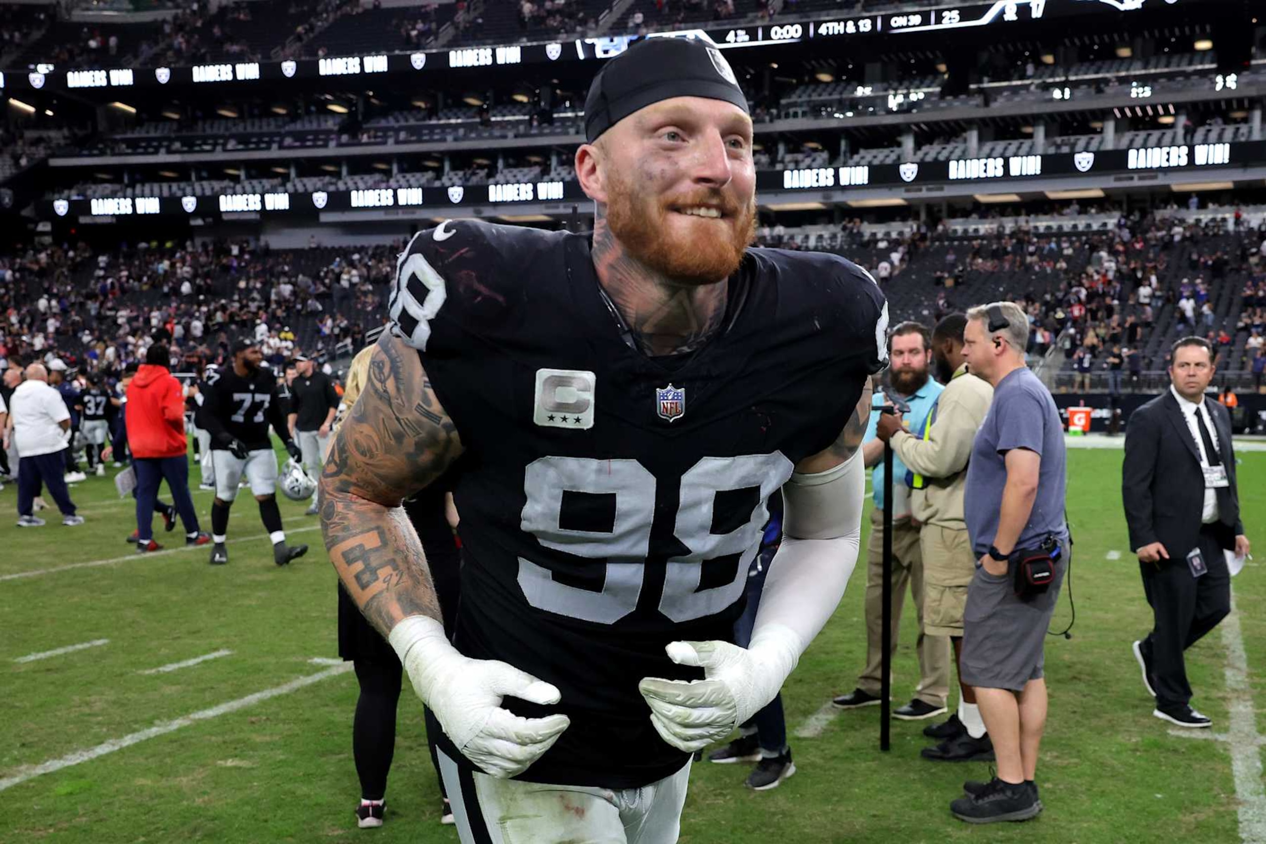Raiders DE Maxx Crosby Raiders DE Maxx Crosby