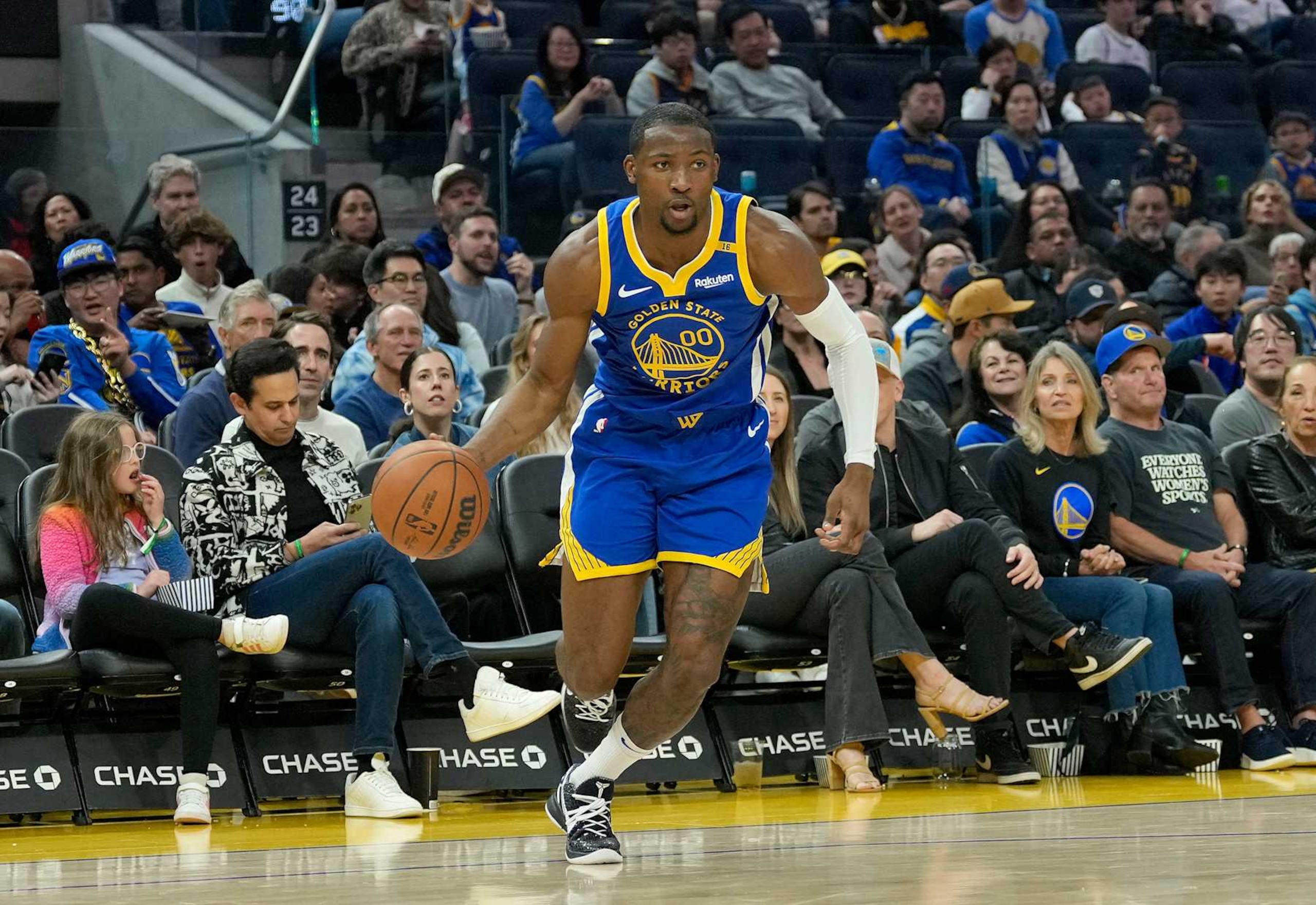 SAN FRANCISCO, CALIFORNIA - JANUARY 04: Jonathan Kuminga #00 of the Golden State Warriors dribbling the ball looks to drive to the basket against the Memphis Grizzlies during the first half at Chase Center on January 04, 2025 in San Francisco, California. NOTE TO USER: User expressly acknowledges and agrees that, by downloading and or using this photograph, User is consenting to the terms and conditions of the Getty Images License Agreement. (Photo by Thearon W. Henderson/Getty Images)