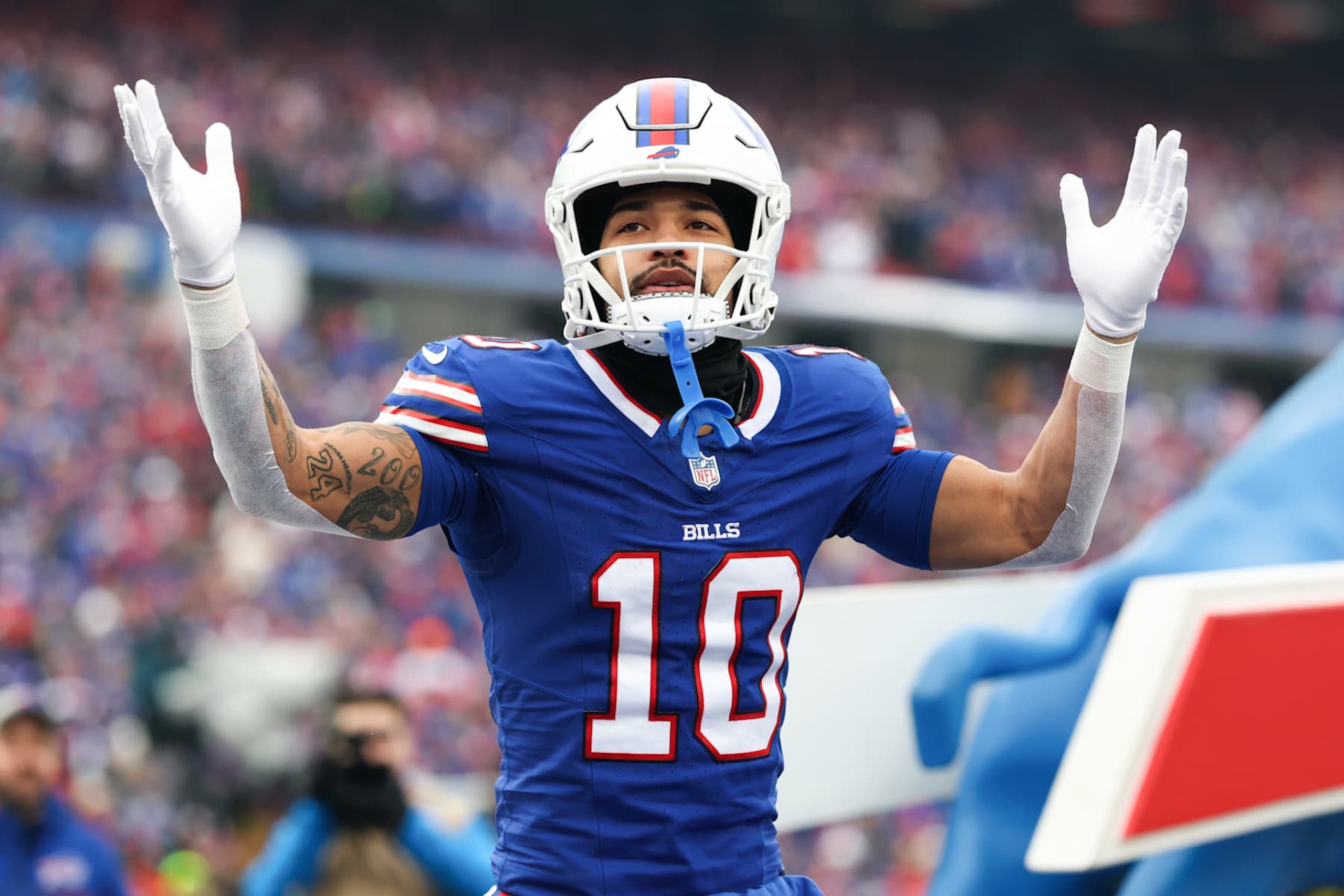 ORCHARD PARK, NEW YORK - JANUARY 12: Khalil Shakir #10 of the Buffalo Bills takes the field prior to playing the Denver Broncos during the AFC Wild Card Playoffs at Highmark Stadium on January 12, 2025 in Orchard Park, New York. (Photo by Elsa/Getty Images) ORCHARD PARK, NEW YORK - JANUARY 12: Khalil Shakir #10 of the Buffalo Bills takes the field prior to playing the Denver Broncos during the AFC Wild Card Playoffs at Highmark Stadium on January 12, 2025 in Orchard Park, New York. (Photo by Elsa/Getty Images)
