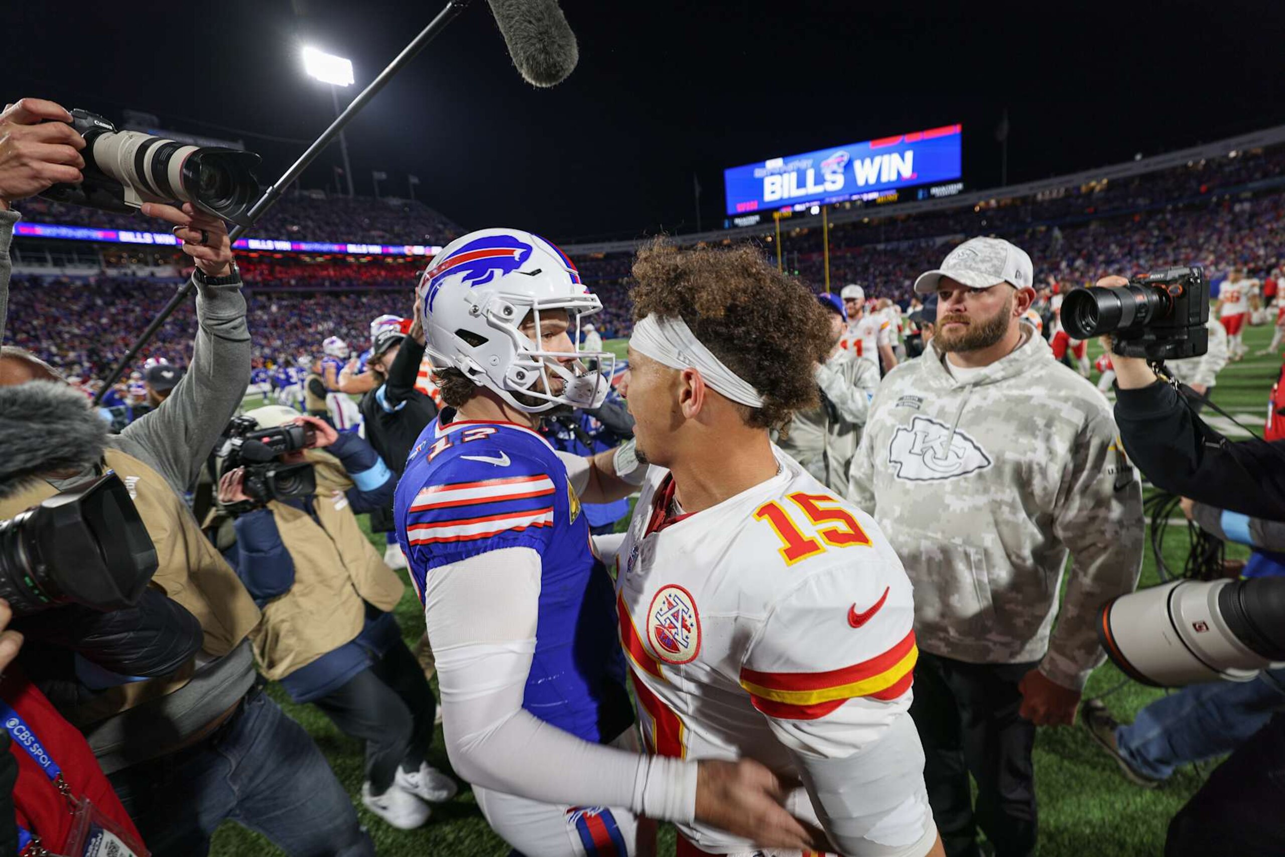 ORCHARD PARK, NEW YORK - NOVEMBER 17: Josh Allen #17 of the Buffalo Bills and Patrick Mahomes #15 of the Kansas City Chiefs embrace after a game at Highmark Stadium on November 17, 2024 in Orchard Park, New York. (Photo by Bryan Bennett/Getty Images) ORCHARD PARK, NEW YORK - NOVEMBER 17: Josh Allen #17 of the Buffalo Bills and Patrick Mahomes #15 of the Kansas City Chiefs embrace after a game at Highmark Stadium on November 17, 2024 in Orchard Park, New York. (Photo by Bryan Bennett/Getty Images)