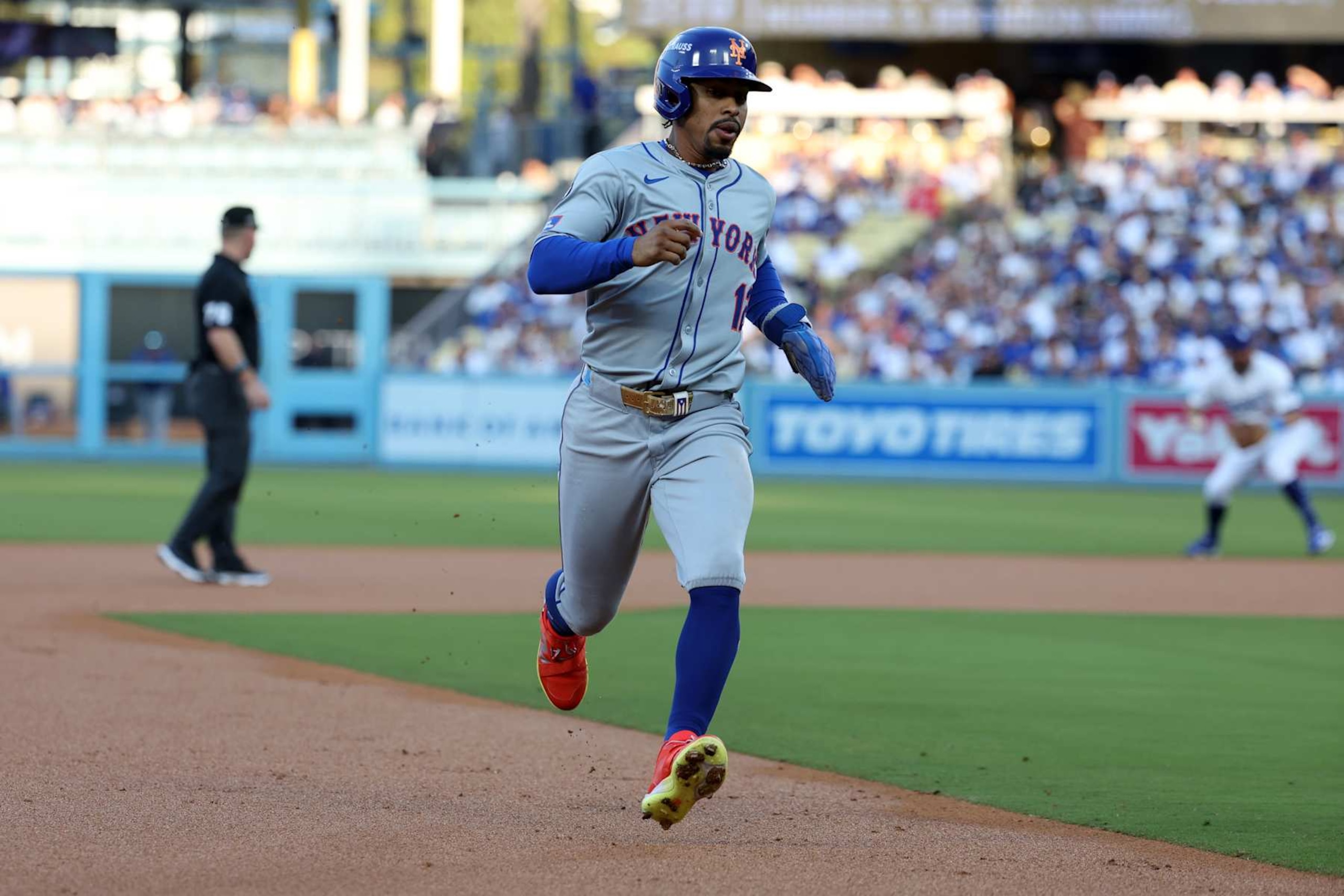 LOS ANGELES, CA - OCTOBER 20: Francisco Lindor #12 of the New York Mets runs during Game 6 of the NLCS presented by loanDepot between the New York Mets and the Los Angeles Dodgers at Dodger Stadium on Sunday, October 20, 2024 in Los Angeles, California. (Photo by Rob Leiter/MLB Photos via Getty Images)