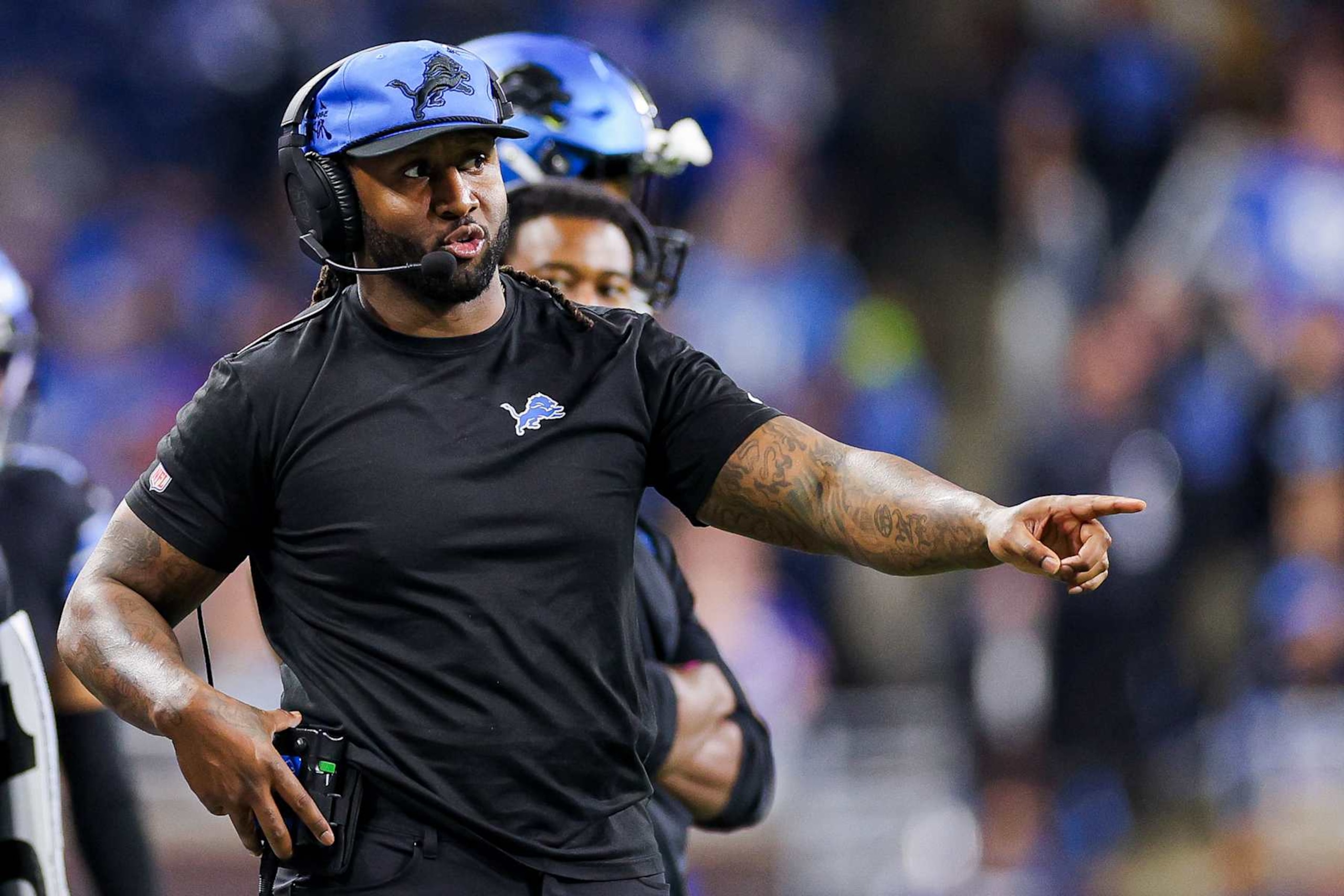 DETROIT, MICHIGAN - DECEMBER 15: Linebackers coach Kelvin Sheppard of the Detroit Lions looks on during the second half of a game against the Buffalo Bills at Ford Field on December 15, 2024 in Detroit, Michigan. (Photo by Mike Mulholland/Getty Images) DETROIT, MICHIGAN - DECEMBER 15: Linebackers coach Kelvin Sheppard of the Detroit Lions looks on during the second half of a game against the Buffalo Bills at Ford Field on December 15, 2024 in Detroit, Michigan. (Photo by Mike Mulholland/Getty Images)