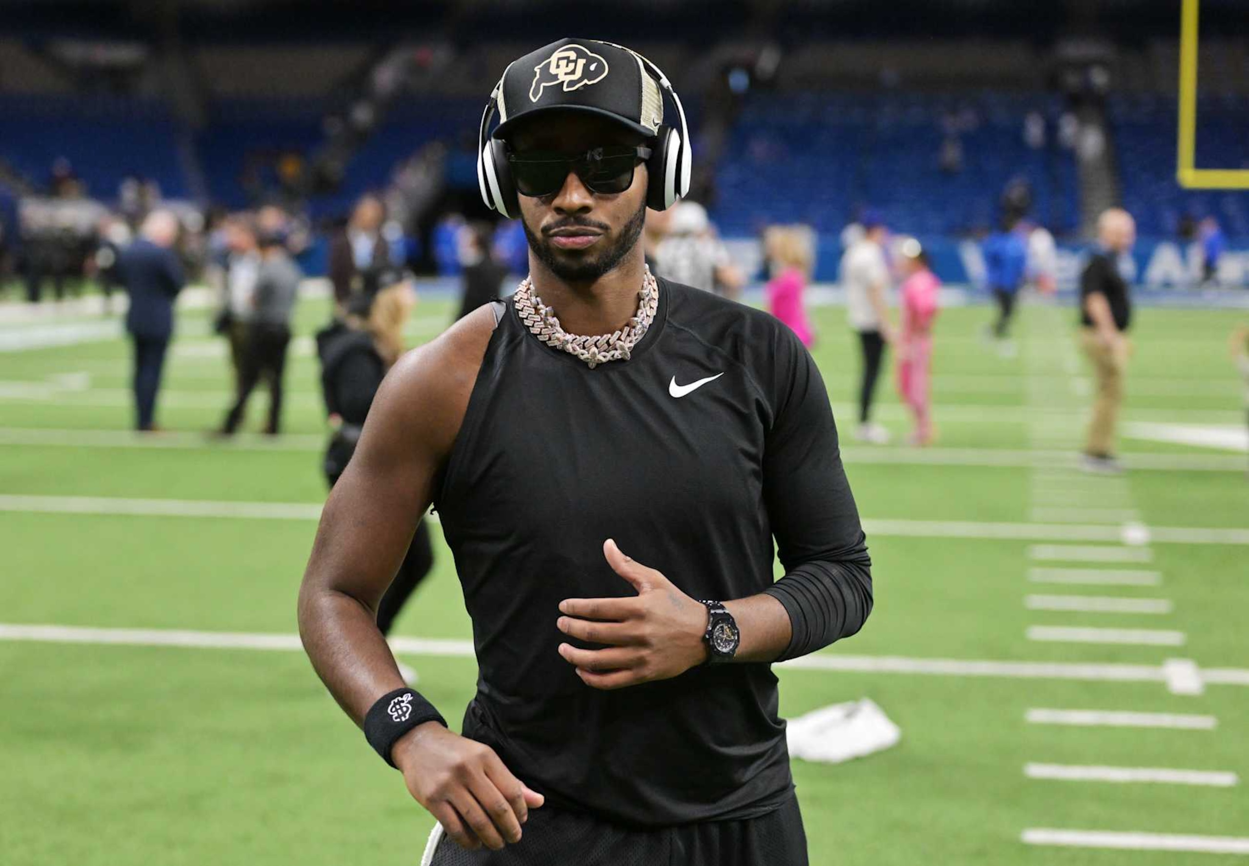 SAN ANTONIO, TEXAS - DECEMBER 28: Colorado Buffaloes quarterback Shedeur Sanders (2) warms-up before the game at the Alamodome in San Antonio, Texas on December 28, 2024. The Colorado Buffaloes will play the Brigham Young Cougars in the Valero Alamo Bowl. (Photo by RJ Sangosti/MediaNews Group/The Denver Post via Getty Images) SAN ANTONIO, TEXAS - DECEMBER 28: Colorado Buffaloes quarterback Shedeur Sanders (2) warms-up before the game at the Alamodome in San Antonio, Texas on December 28, 2024. The Colorado Buffaloes will play the Brigham Young Cougars in the Valero Alamo Bowl. (Photo by RJ Sangosti/MediaNews Group/The Denver Post via Getty Images)