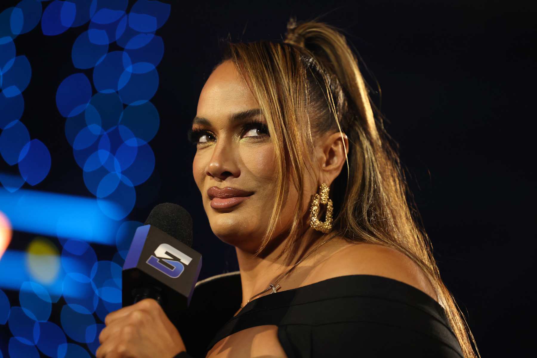 NEW YORK, NEW YORK - NOVEMBER 1: WWE Women's Champion Nia Jax looks on from the ring during WWE SmackDown at Barclays Center on November 1, 2024 in New York City.  (Photo by WWE/Getty Images)