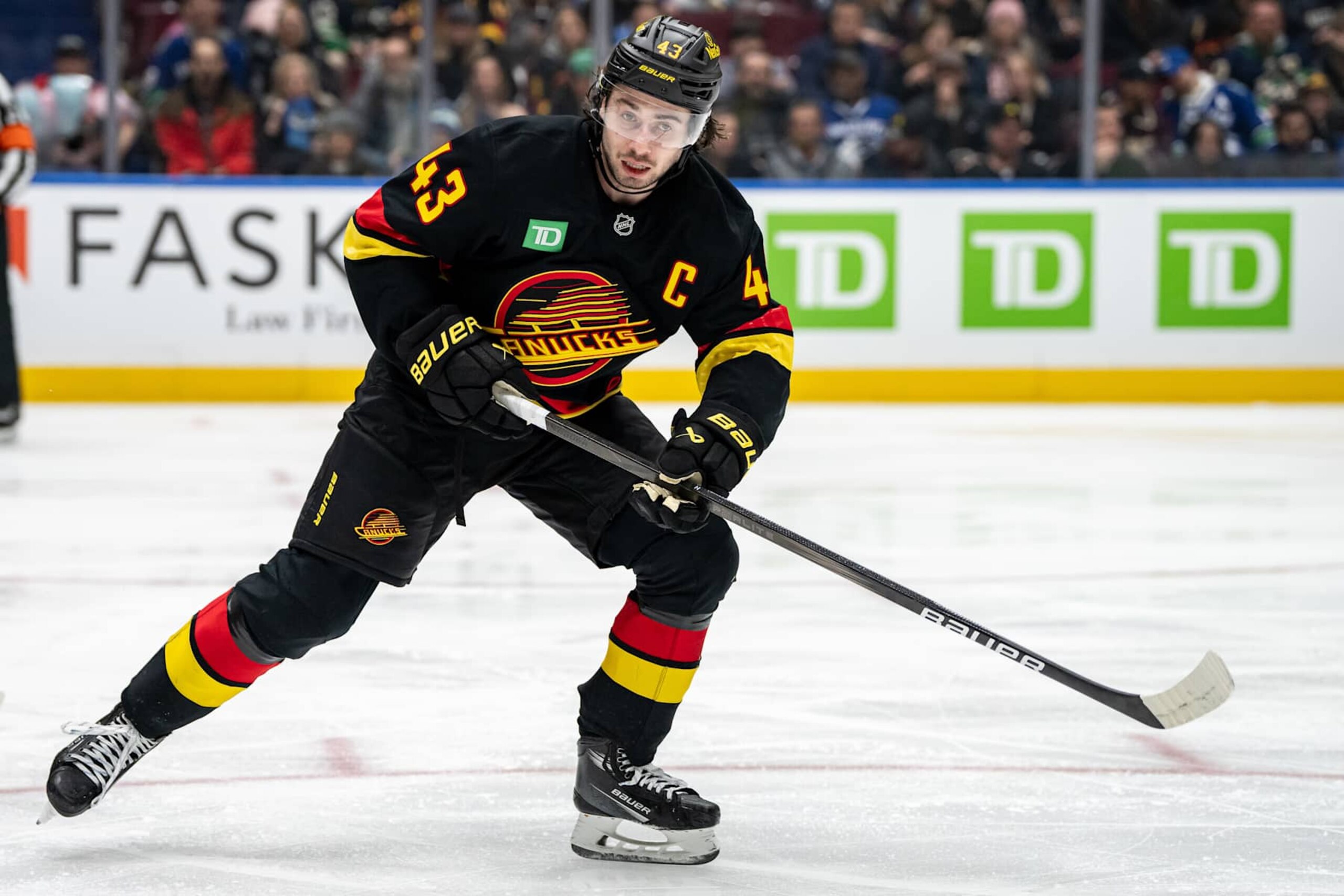 VANCOUVER, BC - JANUARY 21: Vancouver Canucks defenseman Quinn Hughes (43) skates up the ice during an NHL game between the Buffalo Sabres and the Vancouver Canucks on Tuesday, January 21, 2025 at Rogers Arena in Vancouver, B.C. (Photo by Ethan Cairns/Icon Sportswire via Getty Images) VANCOUVER, BC - JANUARY 21: Vancouver Canucks defenseman Quinn Hughes (43) skates up the ice during an NHL game between the Buffalo Sabres and the Vancouver Canucks on Tuesday, January 21, 2025 at Rogers Arena in Vancouver, B.C. (Photo by Ethan Cairns/Icon Sportswire via Getty Images)