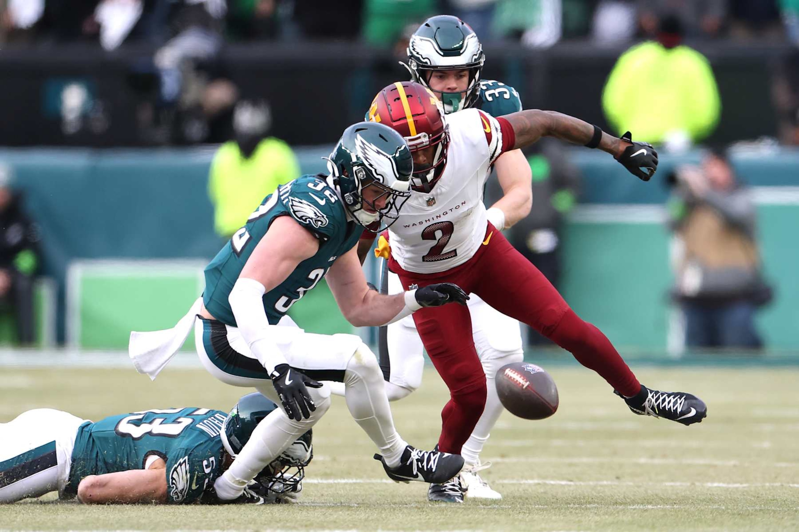 PHILADELPHIA, PENNSYLVANIA - JANUARY 26: Reed Blankenship #32 of the Philadelphia Eagles recovers a fumble against Dyami Brown #2 of the Washington Commanders during the first quarter in the NFC Championship Game at Lincoln Financial Field on January 26, 2025 in Philadelphia, Pennsylvania. (Photo by Emilee Chinn/Getty Images) PHILADELPHIA, PENNSYLVANIA - JANUARY 26: Reed Blankenship #32 of the Philadelphia Eagles recovers a fumble against Dyami Brown #2 of the Washington Commanders during the first quarter in the NFC Championship Game at Lincoln Financial Field on January 26, 2025 in Philadelphia, Pennsylvania. (Photo by Emilee Chinn/Getty Images)