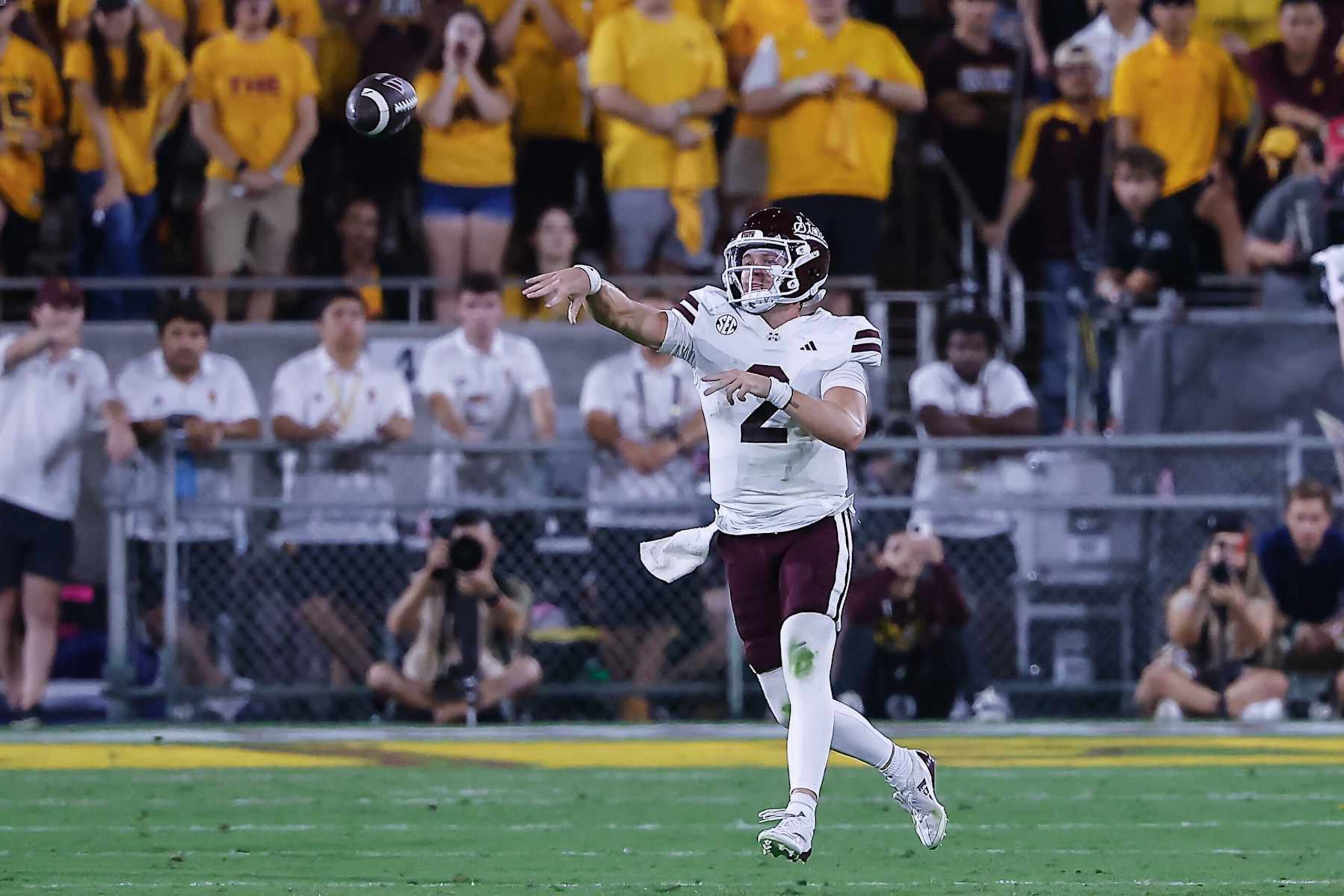 TEMPE, AZ - SEPTEMBER 07: Mississippi State Bulldogs quarterback Blake Shapen (2) throws a pass during the college football game between the Mississippi State Bulldogs and the Arizona State Sun Devils on September 7, 2024 at Mountain America Stadium in Tempe, Arizona. (Photo by Kevin Abele/Icon Sportswire via Getty Images) TEMPE, AZ - SEPTEMBER 07: Mississippi State Bulldogs quarterback Blake Shapen (2) throws a pass during the college football game between the Mississippi State Bulldogs and the Arizona State Sun Devils on September 7, 2024 at Mountain America Stadium in Tempe, Arizona. (Photo by Kevin Abele/Icon Sportswire via Getty Images)