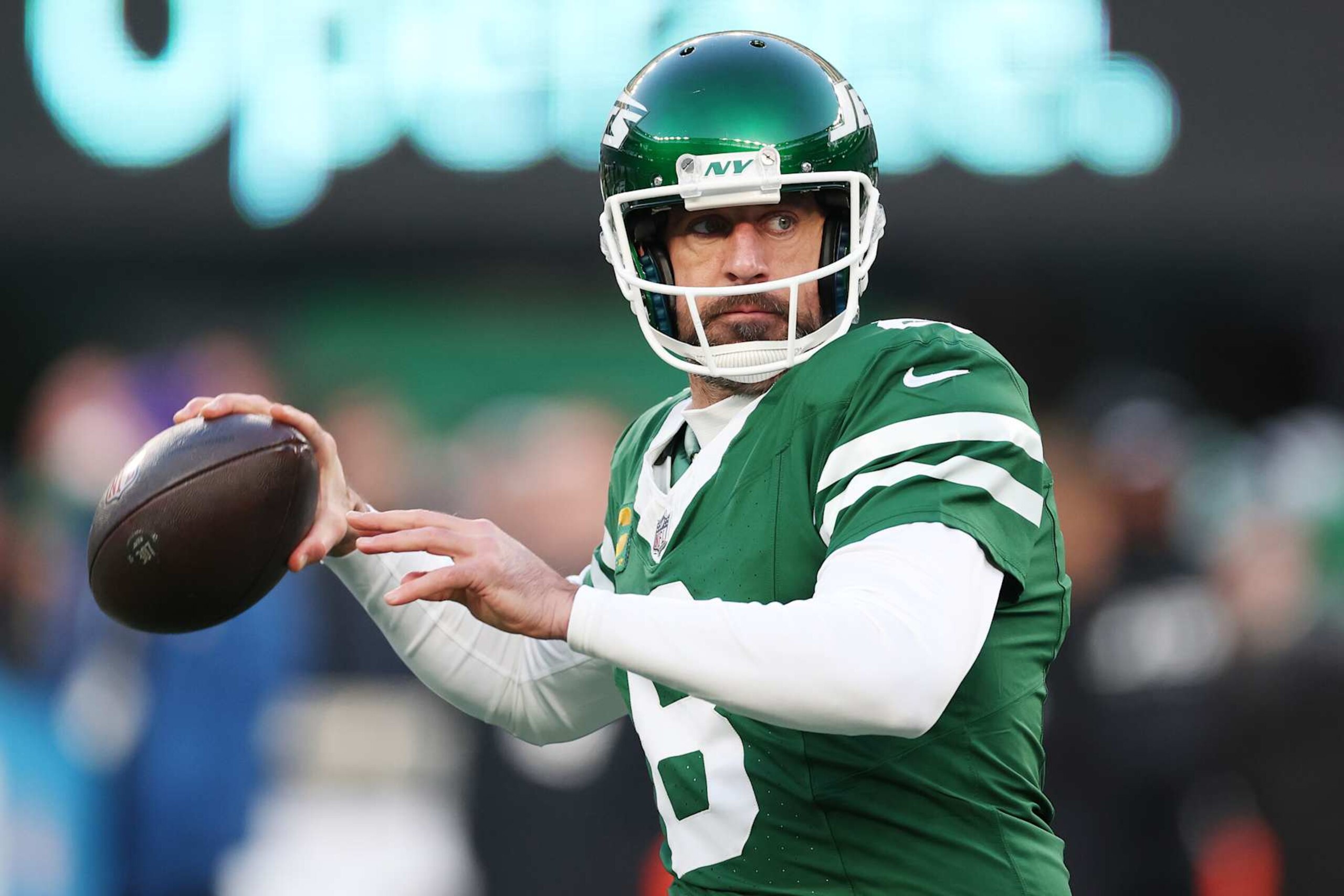 EAST RUTHERFORD, NEW JERSEY - JANUARY 05: Aaron Rodgers #8 of the New York Jets warms up before the game against the Miami Dolphins at MetLife Stadium on January 05, 2025 in East Rutherford, New Jersey. (Photo by Al Bello/Getty Images) EAST RUTHERFORD, NEW JERSEY - JANUARY 05: Aaron Rodgers #8 of the New York Jets warms up before the game against the Miami Dolphins at MetLife Stadium on January 05, 2025 in East Rutherford, New Jersey. (Photo by Al Bello/Getty Images)