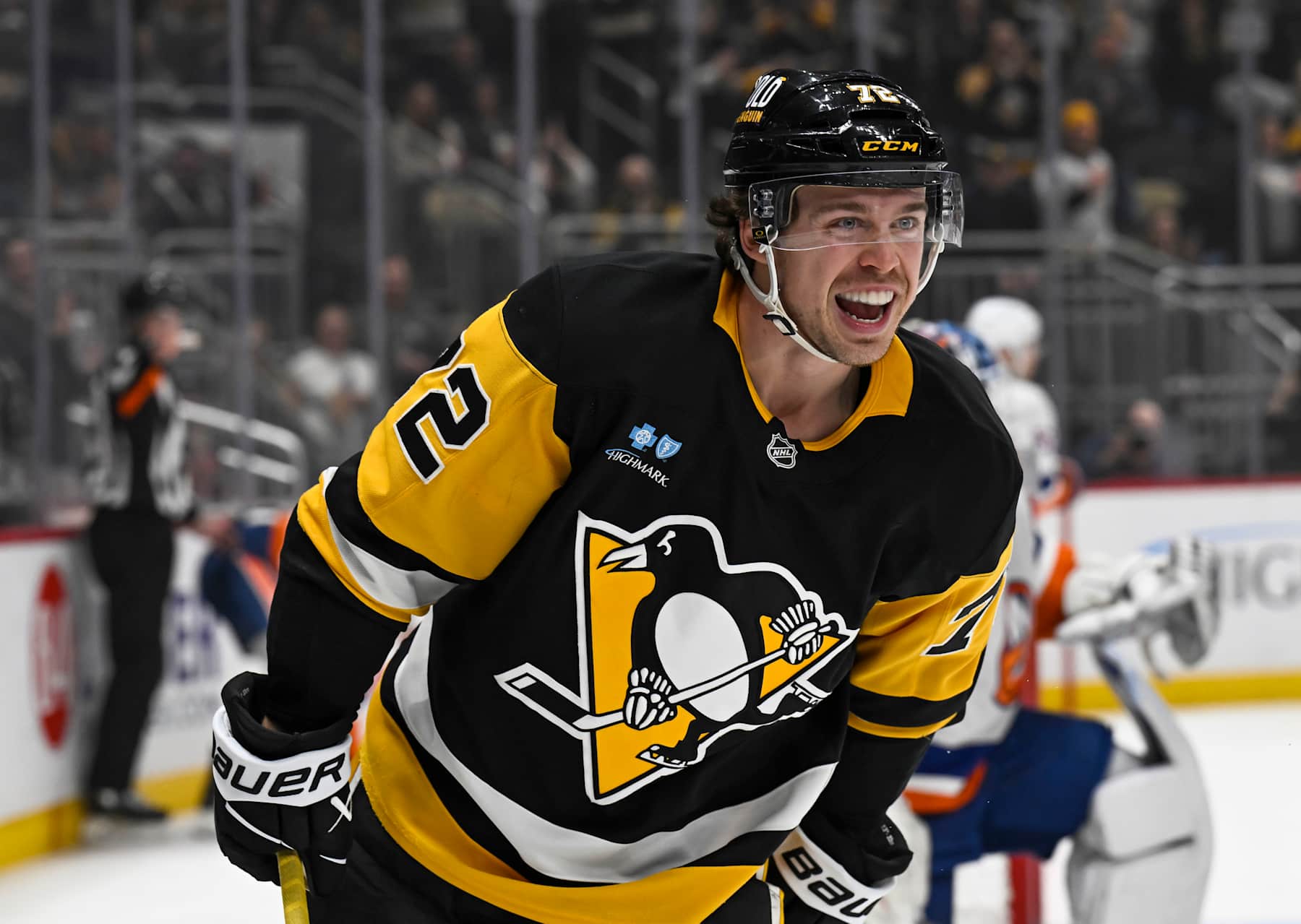 PITTSBURGH, PA - DECEMBER 29: Pittsburgh Penguins left wing Anthony Beauvillier (72) reacts after scoring a goal during the first period in the NHL game between the Pittsburgh Penguins and the New York Islanders on December 29, 2024, at PPG Paints Arena in Pittsburgh, PA. (Photo by Jeanine Leech/Icon Sportswire via Getty Images)
