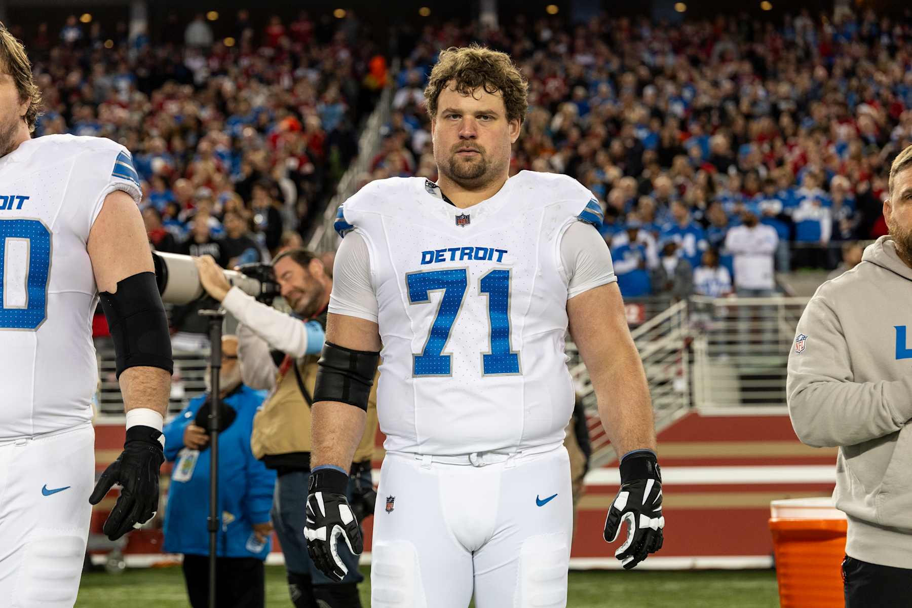 SANTA CLARA, CALIFORNIA - DECEMBER 30: Kevin Zeitler #71 of the Detroit Lions looks on during an NFL Football game against the San Francisco 49ers at Levi's Stadium on December 30, 2024 in Santa Clara, California. (Photo by Michael Owens/Getty Images)