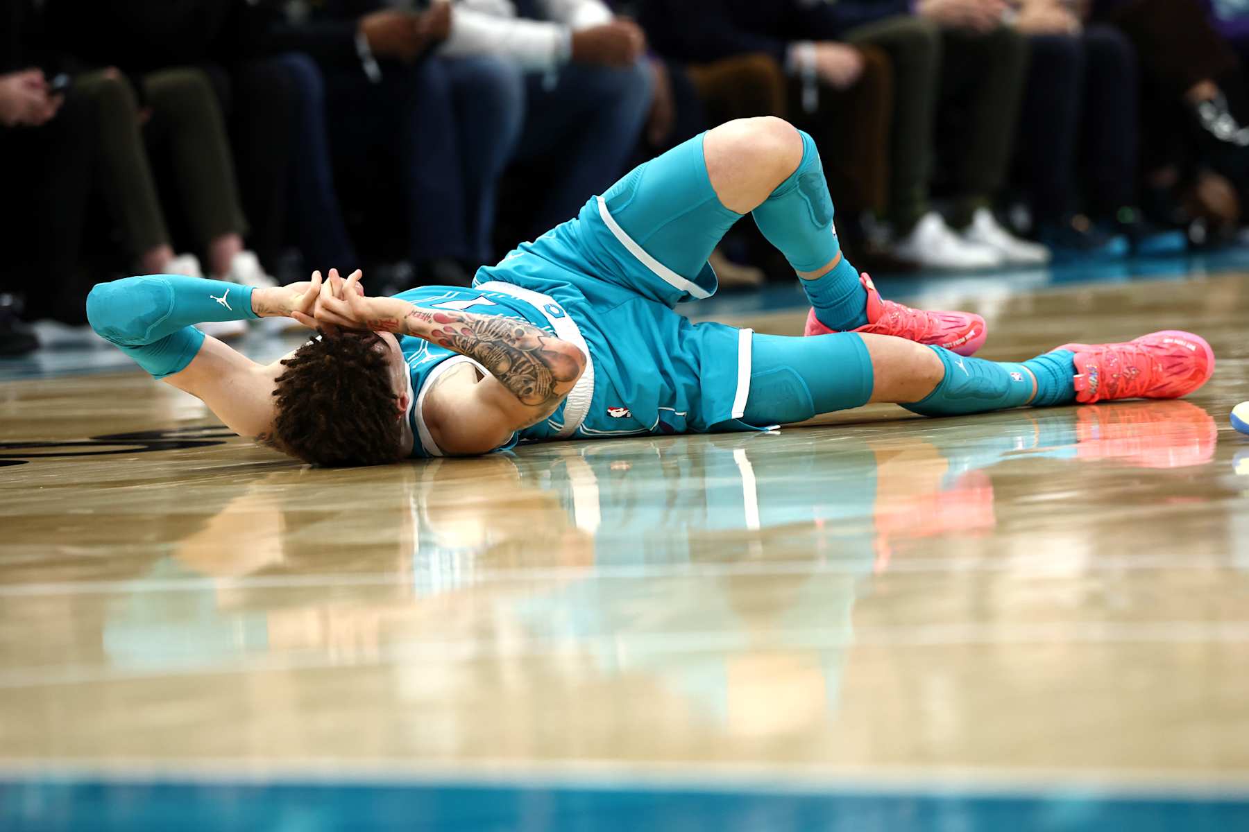 Report LaMelo Ball Out at Least 1 Week with Sprained Ankle Injury