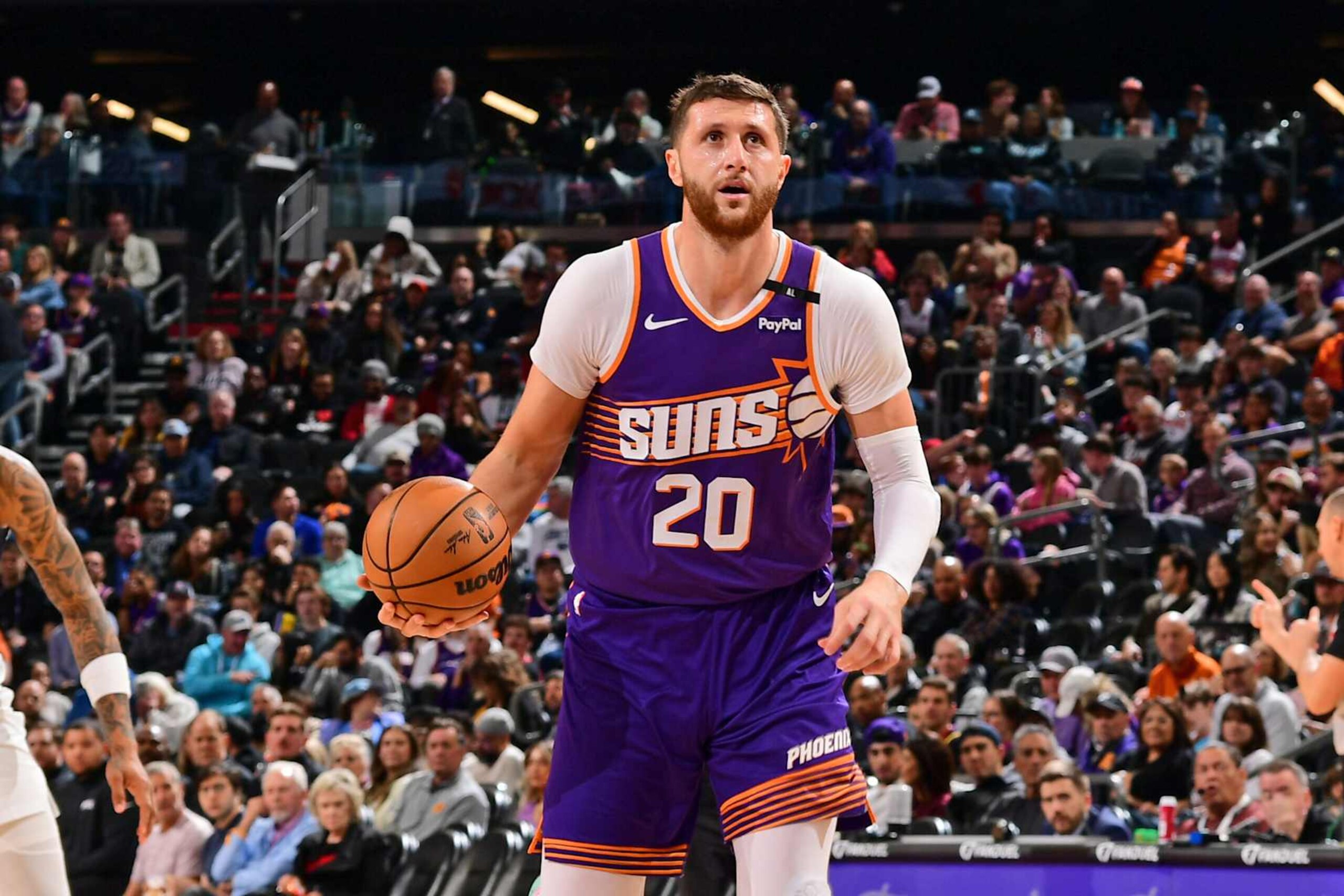 PHOENIX, AZ - DECEMBER 27: Jusuf Nurkic #20 of the Phoenix Suns handles the ball during the game against the Dallas Mavericks on December 27, 2024 at Footprint Center in Phoenix, Arizona. NOTE TO USER: User expressly acknowledges and agrees that, by downloading and or using this photograph, user is consenting to the terms and conditions of the Getty Images License Agreement. Mandatory Copyright Notice: Copyright 2024 NBAE (Photo by Kate Frese/NBAE via Getty Images) PHOENIX, AZ - DECEMBER 27: Jusuf Nurkic #20 of the Phoenix Suns handles the ball during the game against the Dallas Mavericks on December 27, 2024 at Footprint Center in Phoenix, Arizona. NOTE TO USER: User expressly acknowledges and agrees that, by downloading and or using this photograph, user is consenting to the terms and conditions of the Getty Images License Agreement. Mandatory Copyright Notice: Copyright 2024 NBAE (Photo by Kate Frese/NBAE via Getty Images)