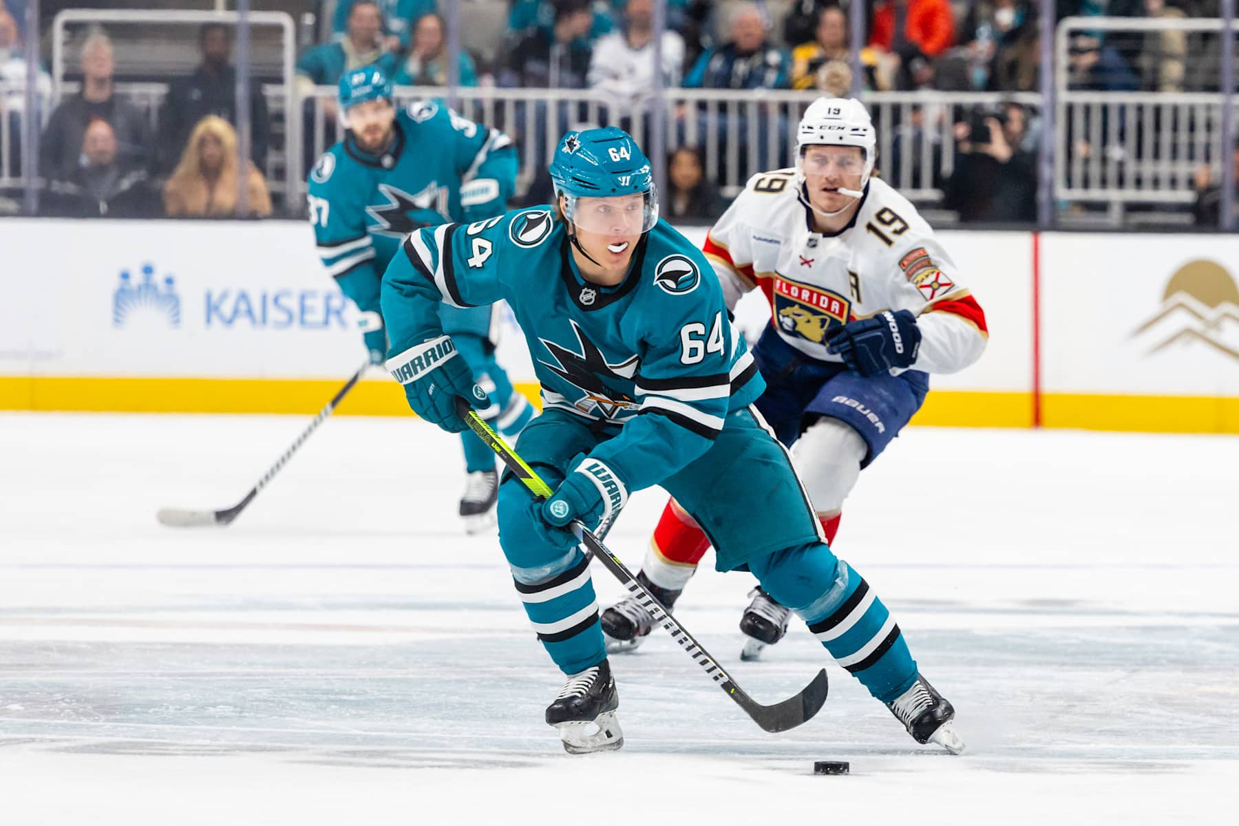 SAN JOSE, CA - JANUARY 25: San Jose Sharks center Mikael Granlund (64) handles the puck against the Florida Panthers during a NHL game on January 25, 2025 at SAP Center at San Jose in San Jose, CA. (Photo by Matthew Huang/Icon Sportswire via Getty Images)