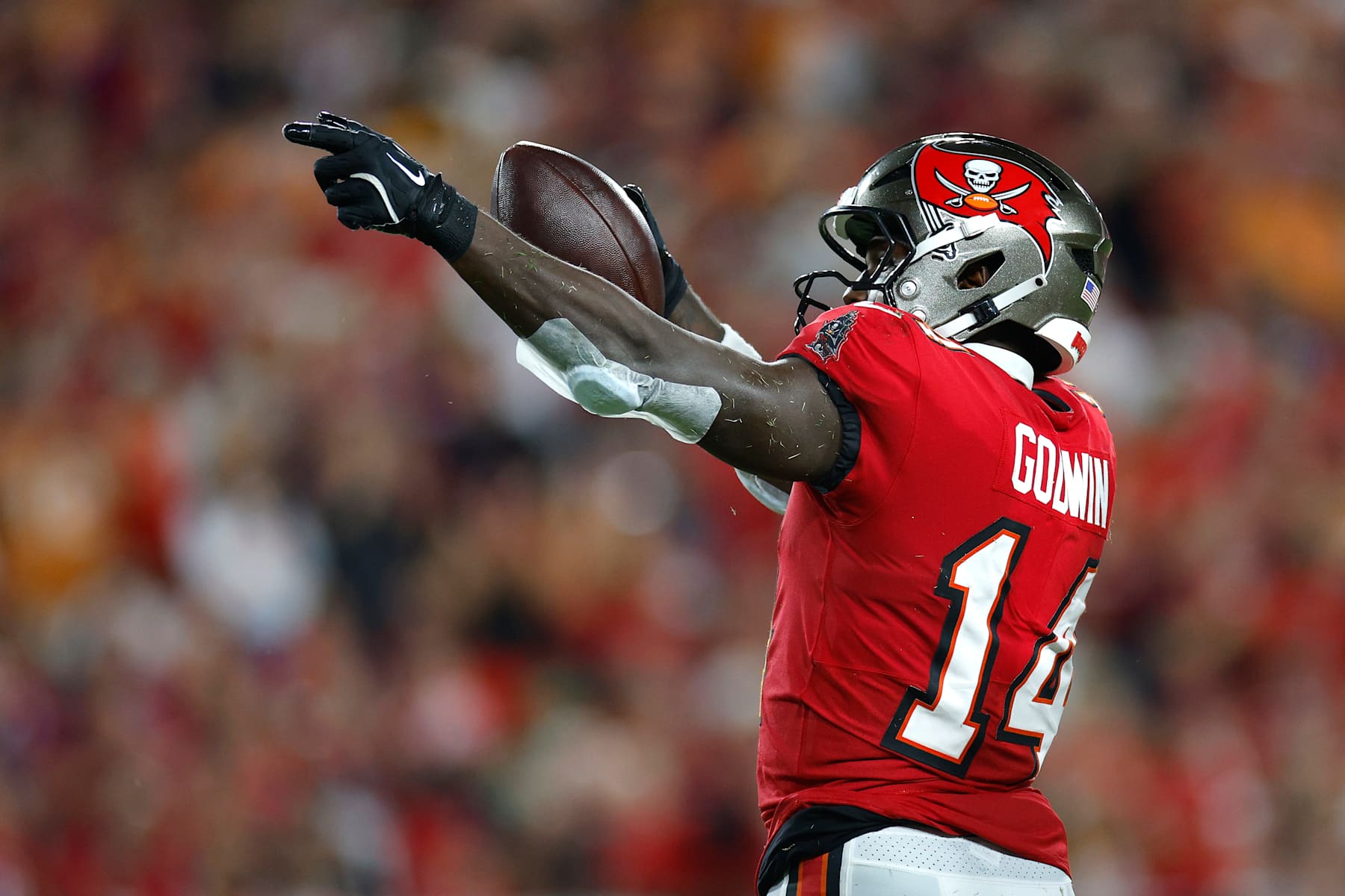 Report: Chris Godwin Contract Expected to Be Pursued by Bucs in 2025 NFL  Free Agency