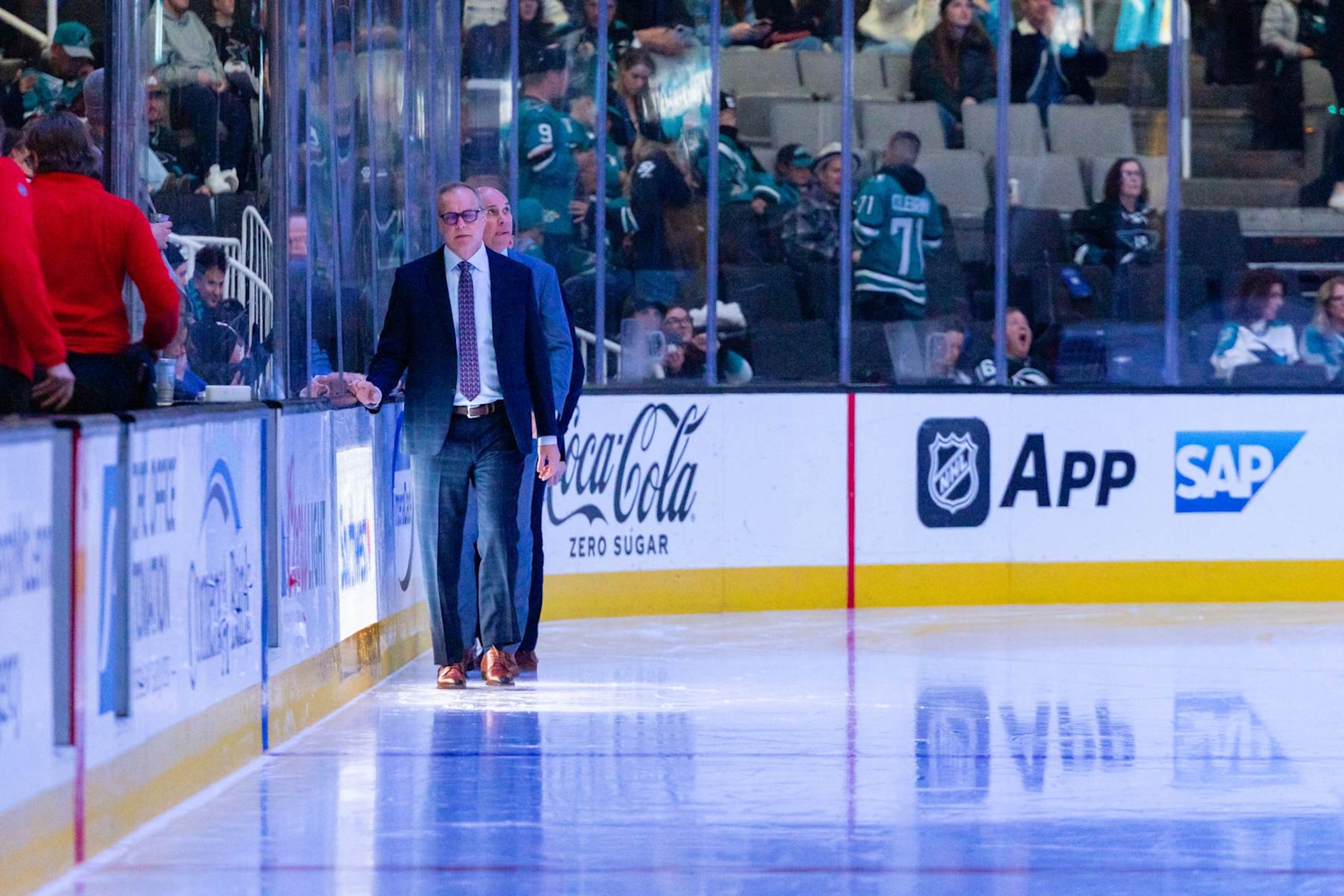 SAN JOSE, CA - JANUARY 25: Florida Panthers head coach Paul Maurice walks on the ice to the benchat the beginning of the second period of a NHL game against the San Jose Sharks on January 25, 2025 at SAP Center at San Jose in San Jose, CA. (Photo by Matthew Huang/Icon Sportswire via Getty Images)
