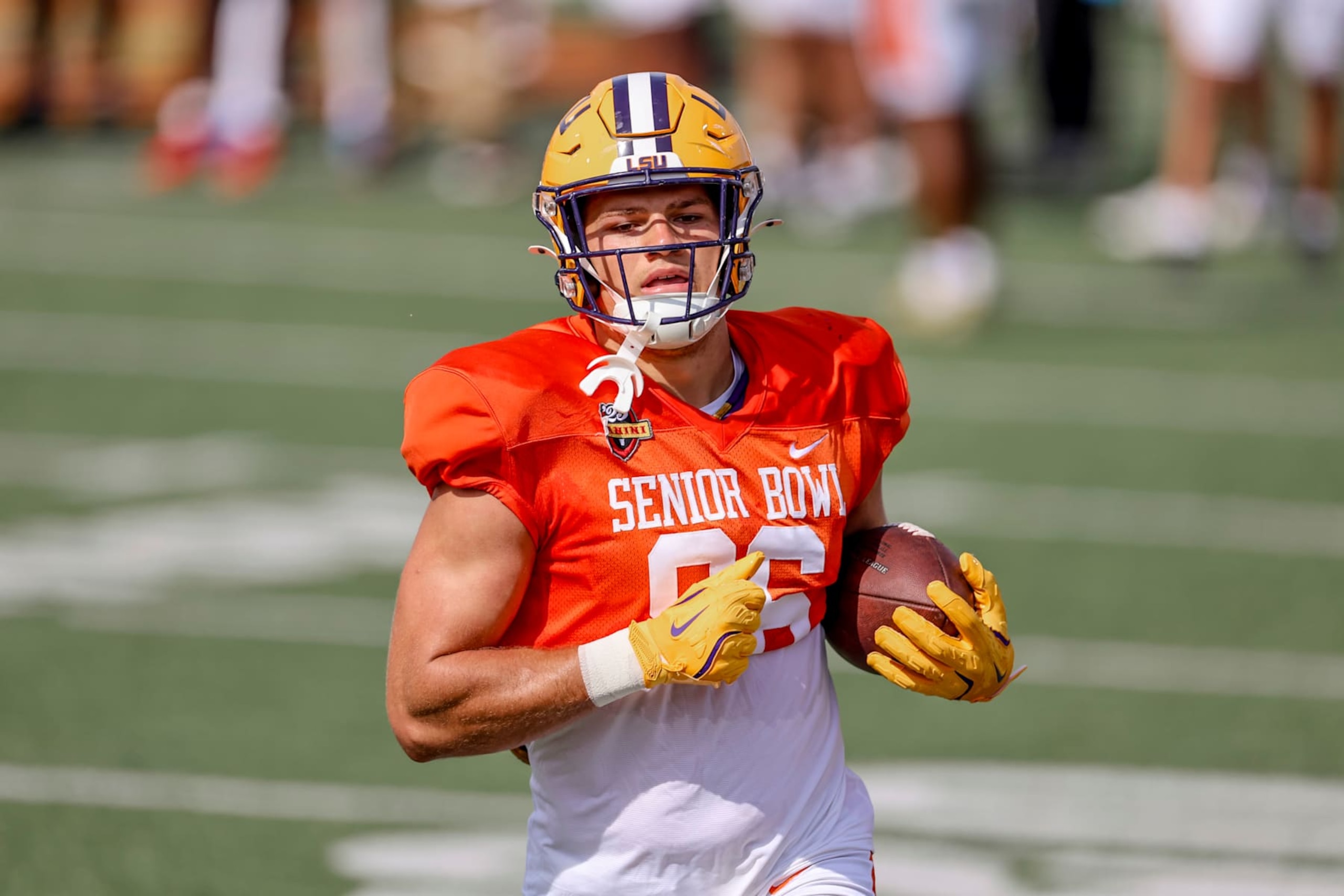 MOBILE, ALABAMA - JANUARY 29: Mason Taylor #86 of LSU during Senior Bowl practice at Hancock Whitney Stadium on January 29, 2025 in Mobile, Alabama. (Photo by Derick E. Hingle/Getty Images) MOBILE, ALABAMA - JANUARY 29: Mason Taylor #86 of LSU during Senior Bowl practice at Hancock Whitney Stadium on January 29, 2025 in Mobile, Alabama. (Photo by Derick E. Hingle/Getty Images)