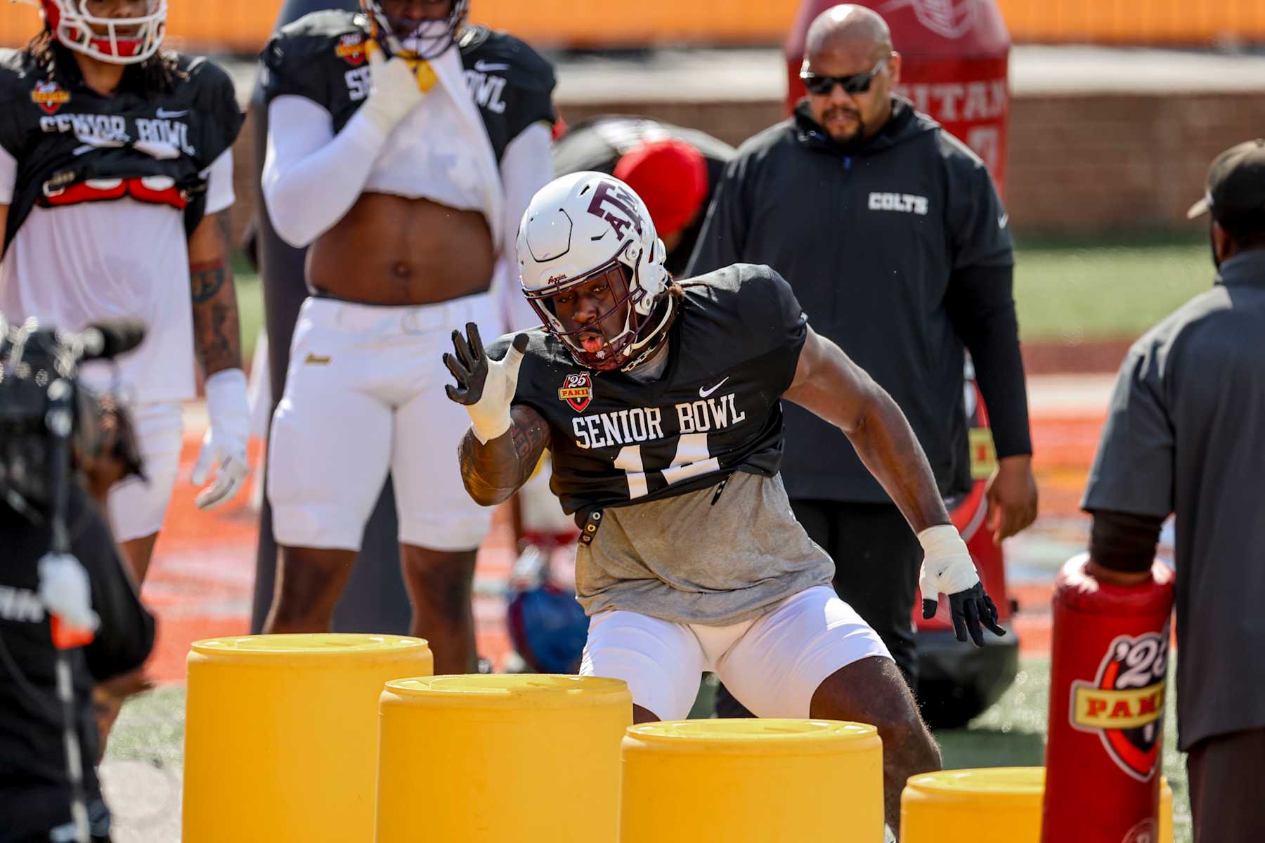 MOBILE, ALABAMA - JANUARY 29: Shemar Stewart #14 of Texas A&M during Senior Bowl practice at Hancock Whitney Stadium on January 29, 2025 in Mobile, Alabama. (Photo by Derick E. Hingle/Getty Images)