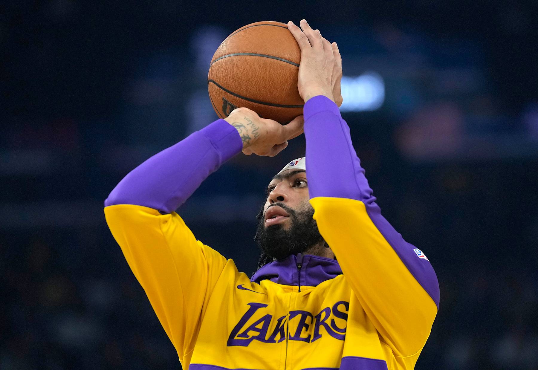 SAN FRANCISCO, CALIFORNIA - JANUARY 25: Anthony Davis #3 of the Los Angeles Lakers warms up prior to the start of an NBA basketball game against the Golden State Warriors at Chase Center on January 25, 2025 in San Francisco, California. NOTE TO USER: User expressly acknowledges and agrees that, by downloading and or using this photograph, User is consenting to the terms and conditions of the Getty Images License Agreement. (Photo by Thearon W. Henderson/Getty Images)