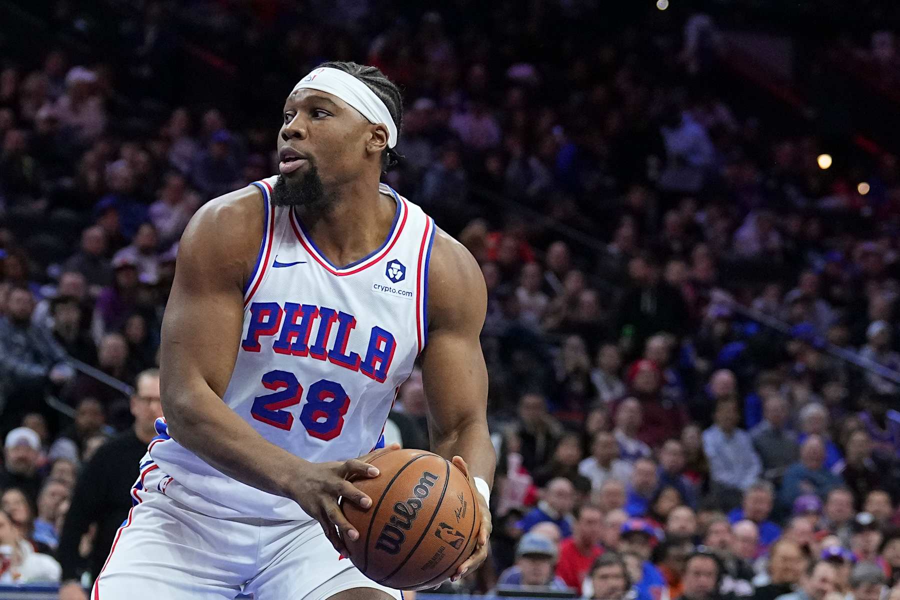 PHILADELPHIA, PENNSYLVANIA - JANUARY 15: Guerschon Yabusele #28 of the Philadelphia 76ers controls the ball against the Philadelphia 76ers at the Wells Fargo Center on January 15, 2025 in Philadelphia, Pennsylvania. The Knicks defeated the 76ers 125-119 in overtime. NOTE TO USER: User expressly acknowledges and agrees that, by downloading and/or using this photograph, user is consenting to the terms and conditions of the Getty Images License Agreement. (Photo by Mitchell Leff/Getty Images)