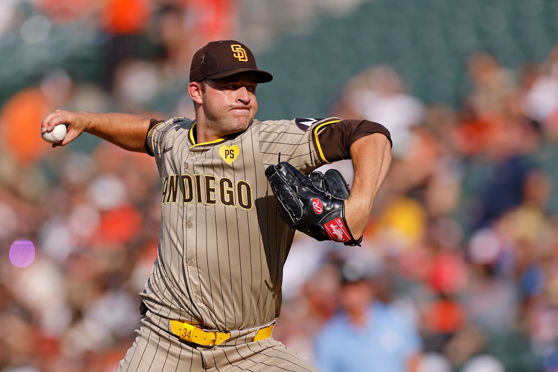 BALTIMORE, MD - JULY 27: San Diego Padres pitcher Michael King (34) delivers a pitch during an MLB game against the Baltimore Orioles on July 27, 2024 at Oriole Park at Camden Yards in Baltimore, Maryland. (Photo by Joe Robbins/Icon Sportswire via Getty Images)