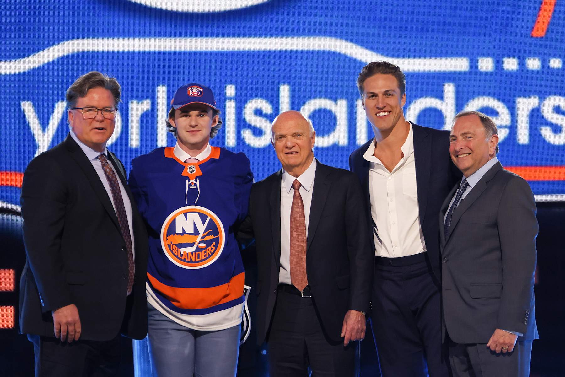 LAS VEGAS, NEVADA - JUNE 28: Cole Eiserman is selected by the New York Islanders with the 20th overall pick during the first round of the 2024 Upper Deck NHL Draft at Sphere on June 28, 2024 in Las Vegas, Nevada. (Photo by Bruce Bennett/Getty Images)