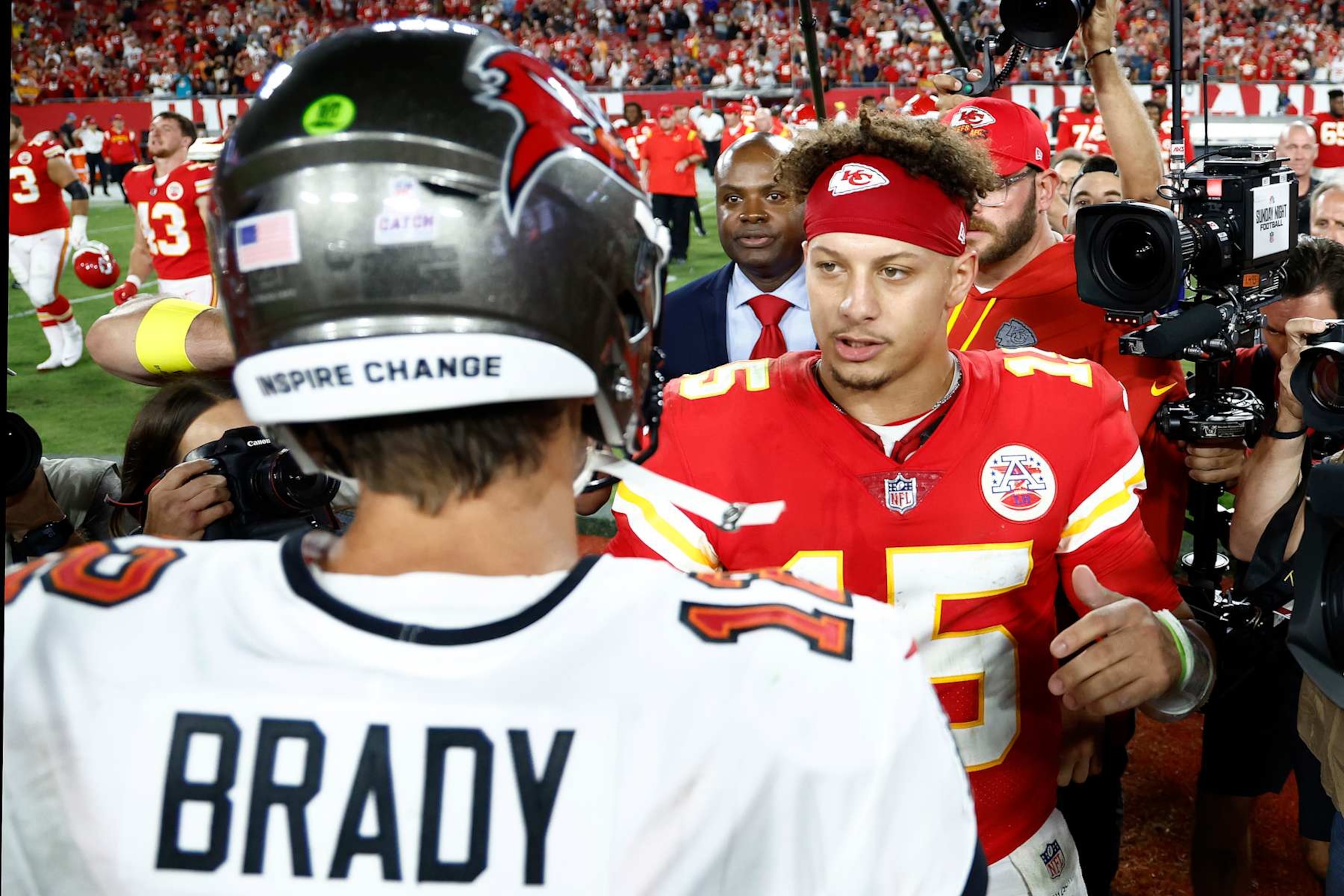TAMPA, FLORIDA - OCTOBER 02: Patrick Mahomes #15 of the Kansas City Chiefs shakes hands with Tom Brady #12 of the Tampa Bay Buccaneers after defeating the Tampa Bay Buccaneers 41-31 at Raymond James Stadium on October 02, 2022 in Tampa, Florida. (Photo by Douglas P. DeFelice/Getty Images)