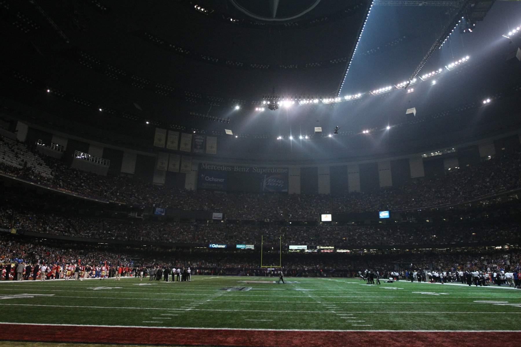 NEW ORLEANS, LA - FEBRUARY 3: A general view of the power outage during Super Bowl XLVII between the San Francisco 49ers and the Baltimore Ravens at Mercedes-Benz Superdome on February 3, 2013 in New Orleans, Louisiana. (Photo by Perry Knotts/Getty Images)
