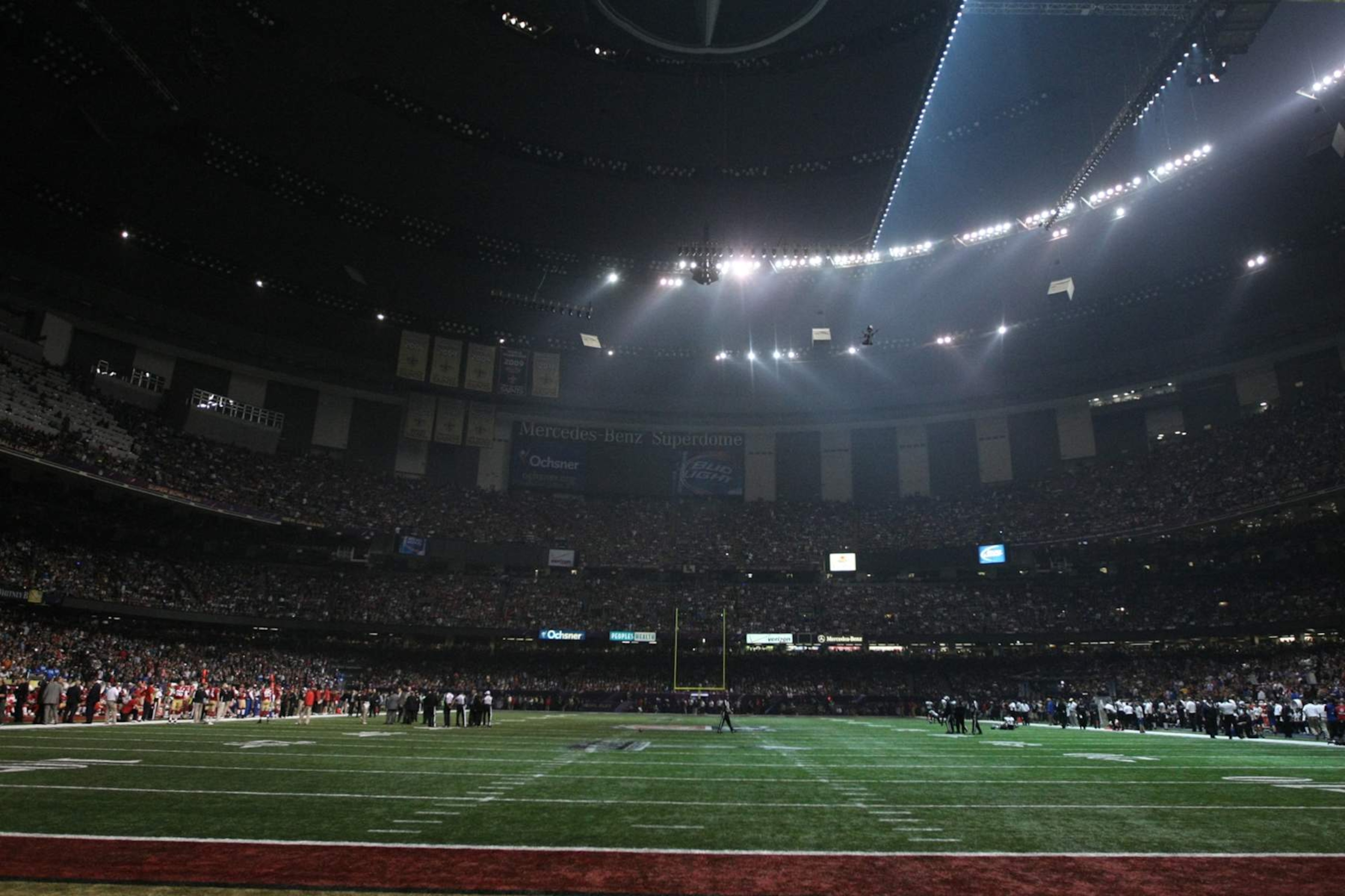 NEW ORLEANS, LA - FEBRUARY 3: A general view of the power outage during Super Bowl XLVII between the San Francisco 49ers and the Baltimore Ravens at Mercedes-Benz Superdome on February 3, 2013 in New Orleans, Louisiana. (Photo by Perry Knotts/Getty Images)