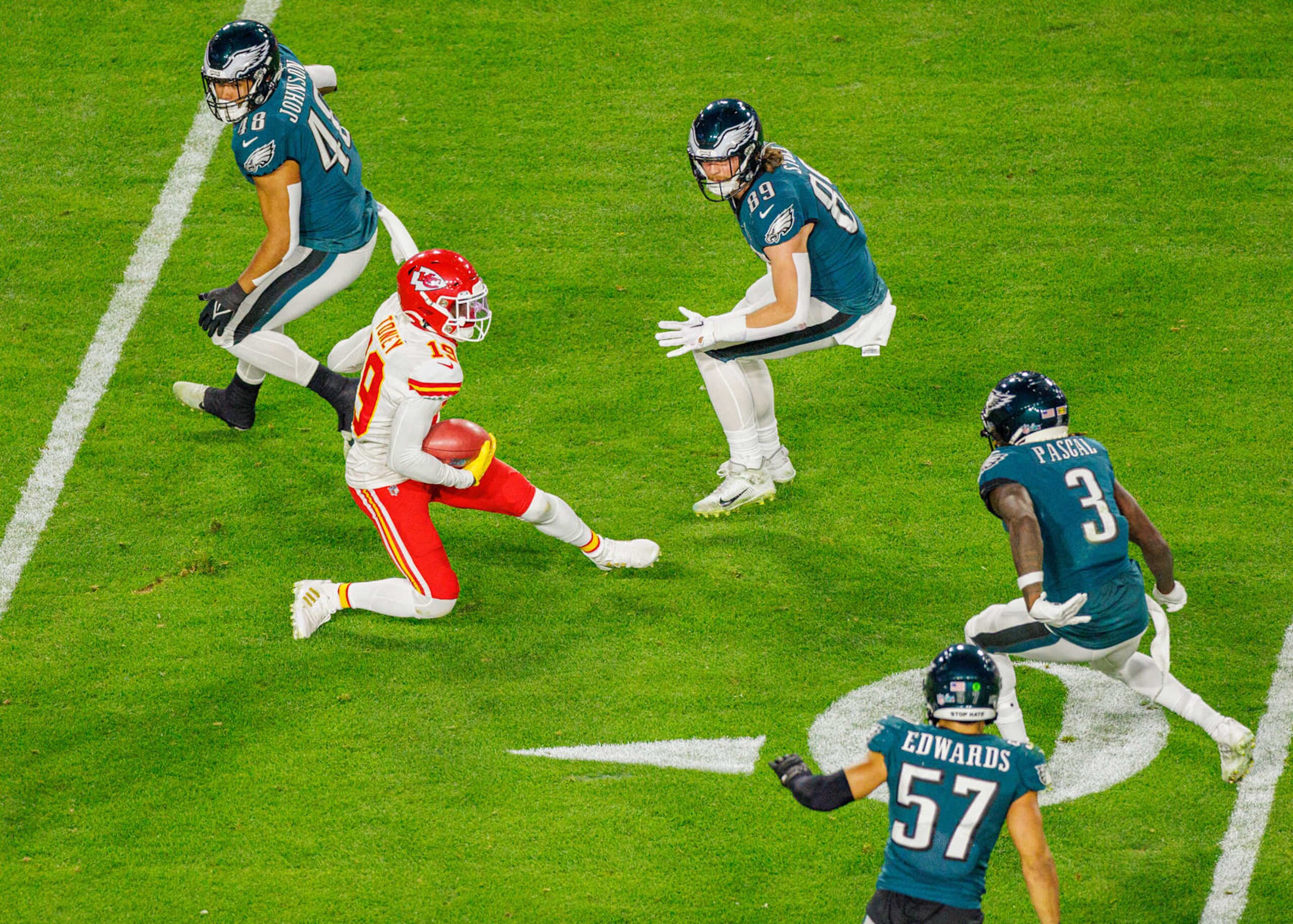 GLENDALE, AZ - FEBRUARY 12: Kansas City Chiefs wide receiver Kadarius Toney (19) returns a punt during Super Bowl LVII between the Philadelphia Eagles and the Kansas City Chiefs on Sunday, February 12th, 2023 at State Farm Stadium in Glendale, AZ. (Photo by Adam Bow/Icon Sportswire via Getty Images)